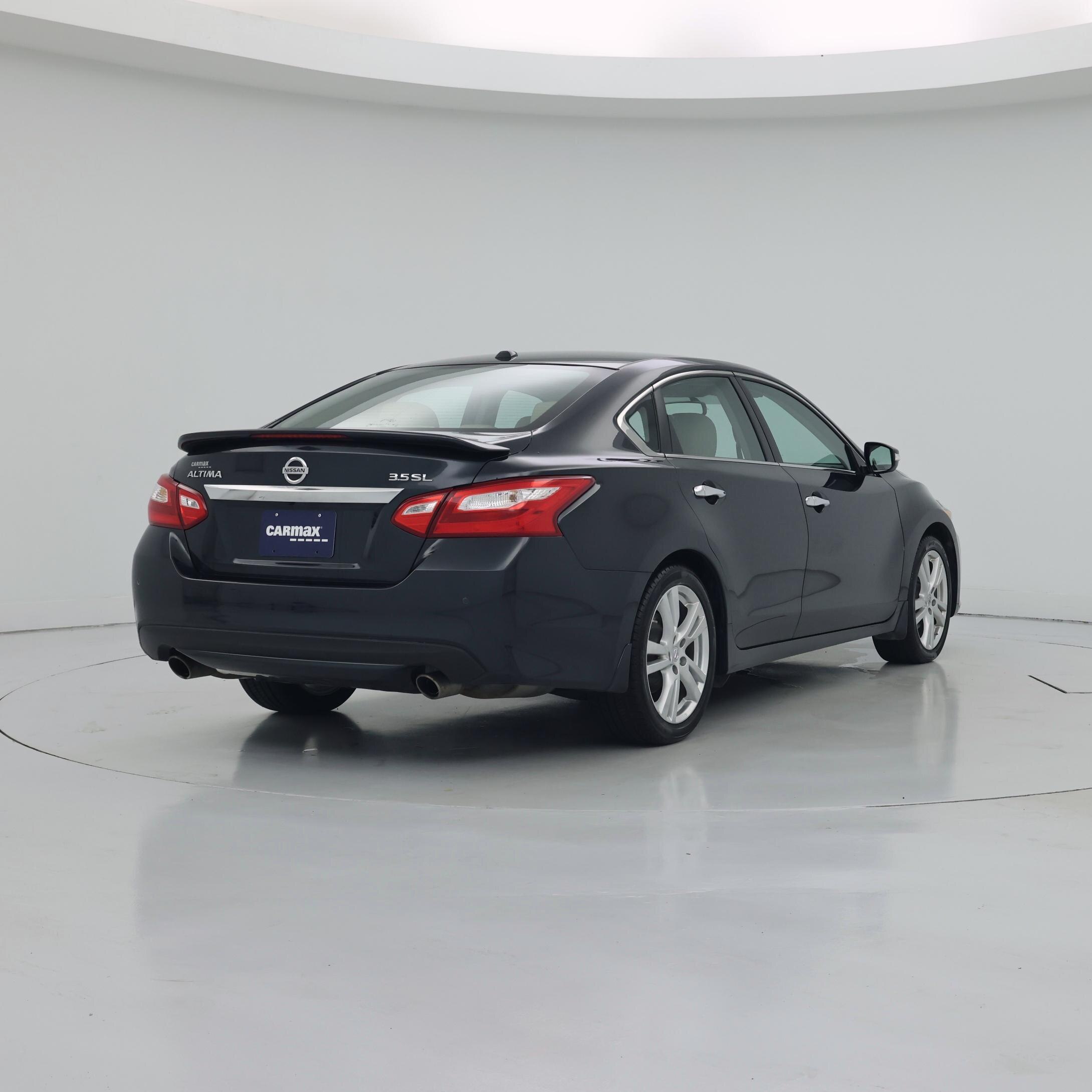 Thumbnail: 2016 Nissan Altima - 8