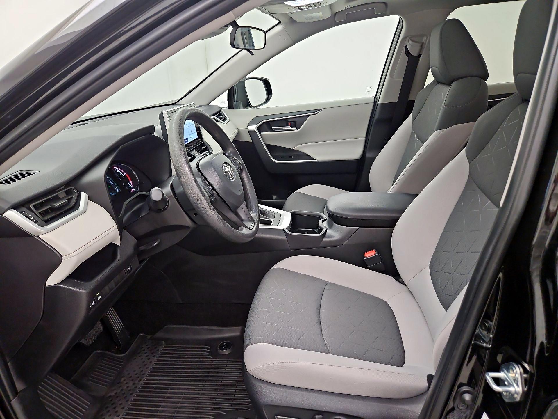 Thumbnail: 2025 Toyota RAV4 - 11