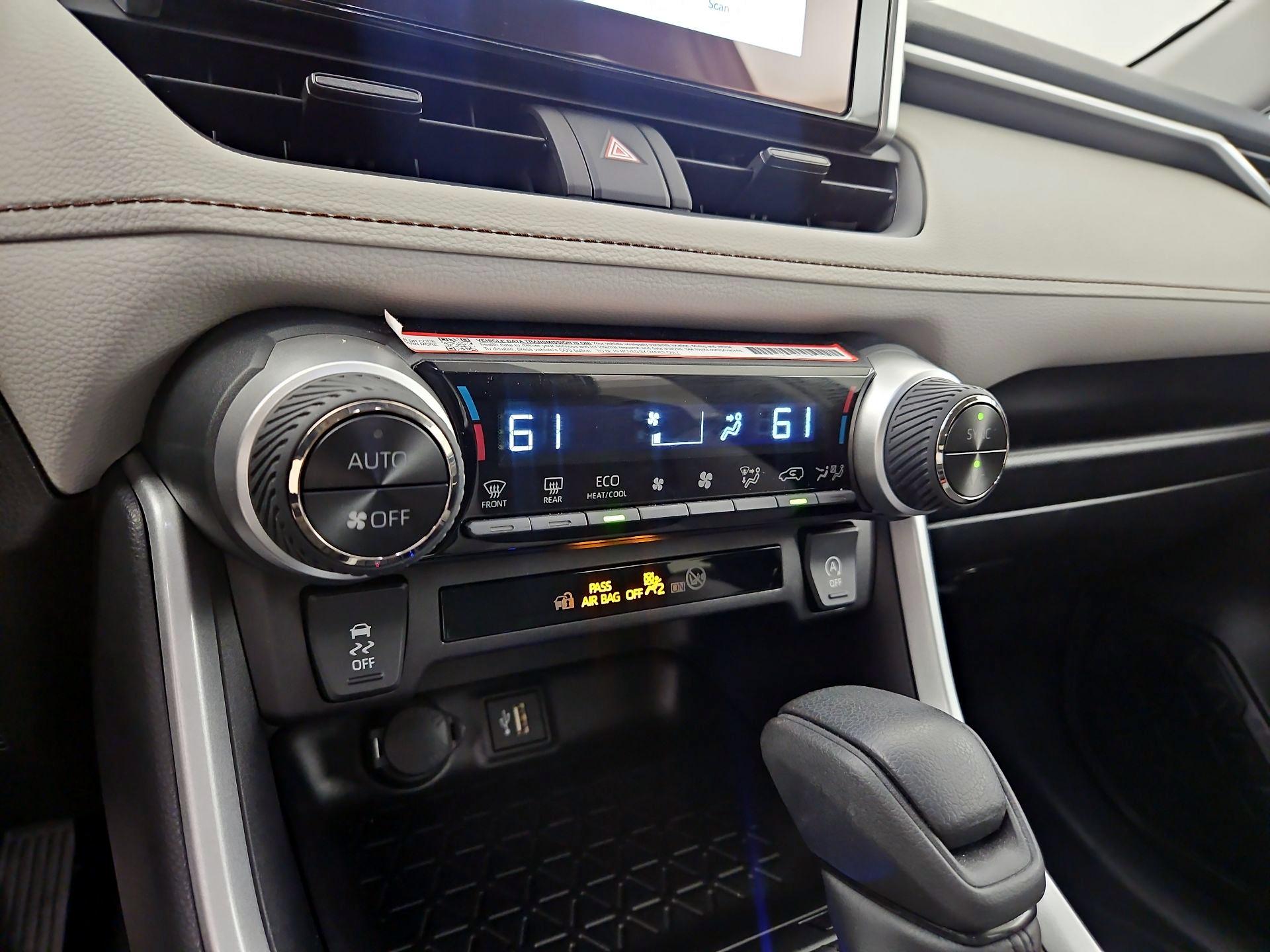 Thumbnail: 2025 Toyota RAV4 - 16