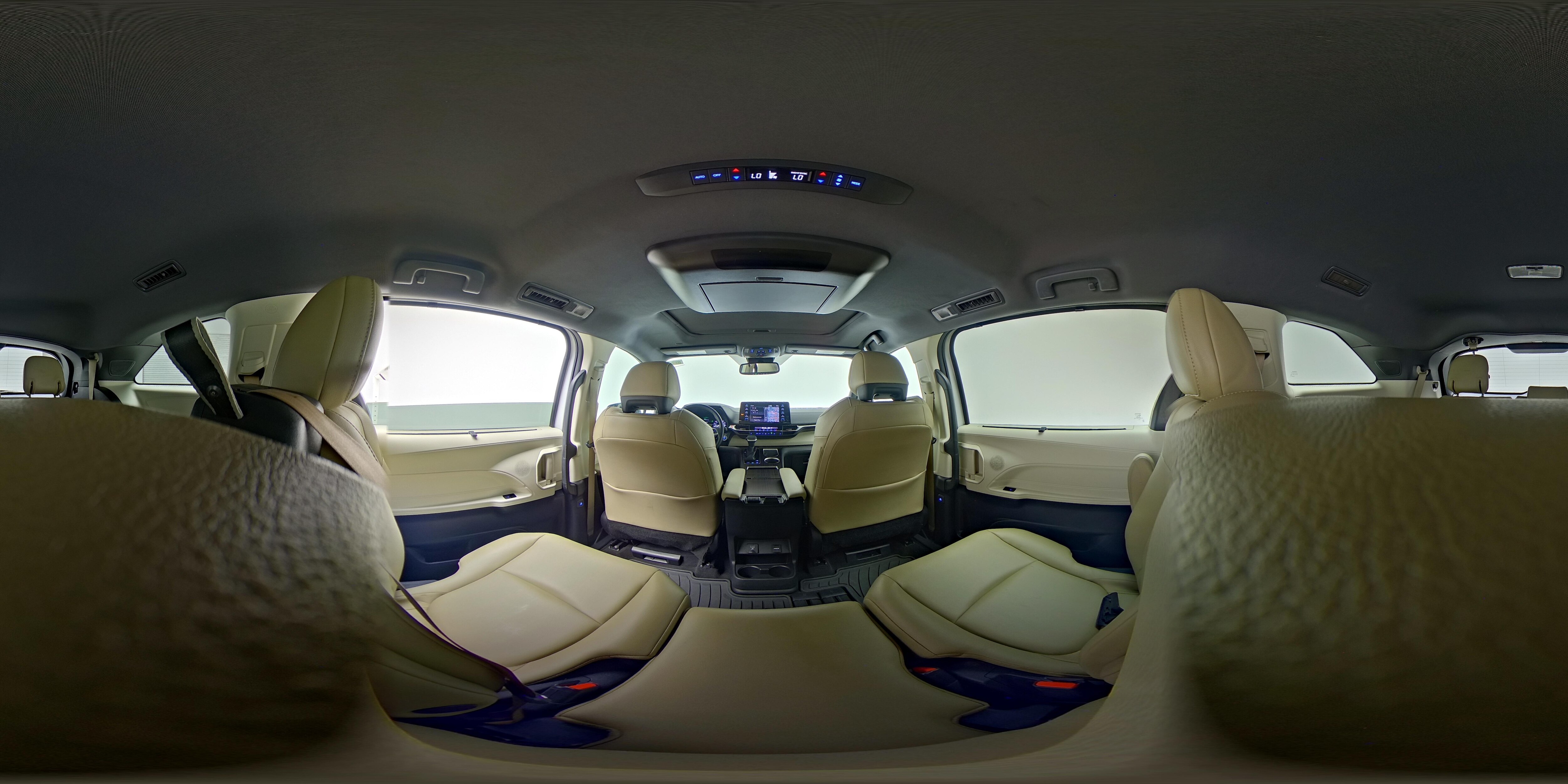 2021 Toyota Sienna XLE - Photo 29