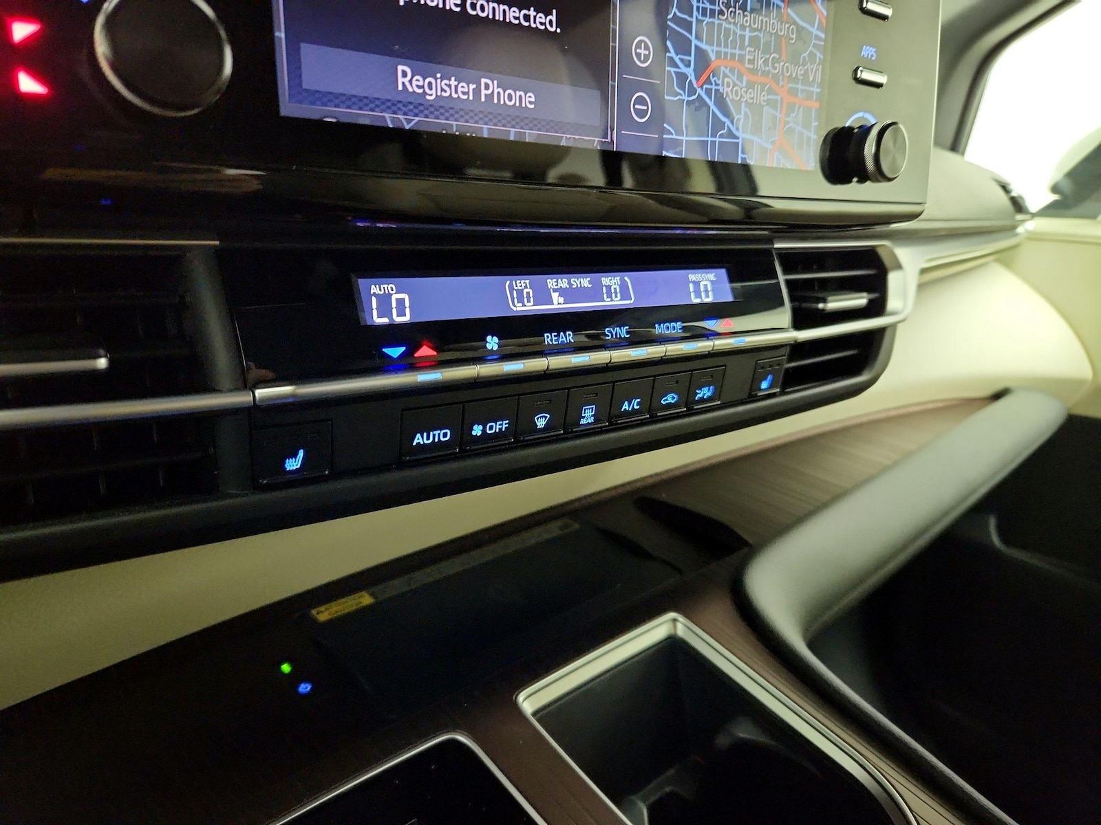 2021 Toyota Sienna XLE - Photo 18