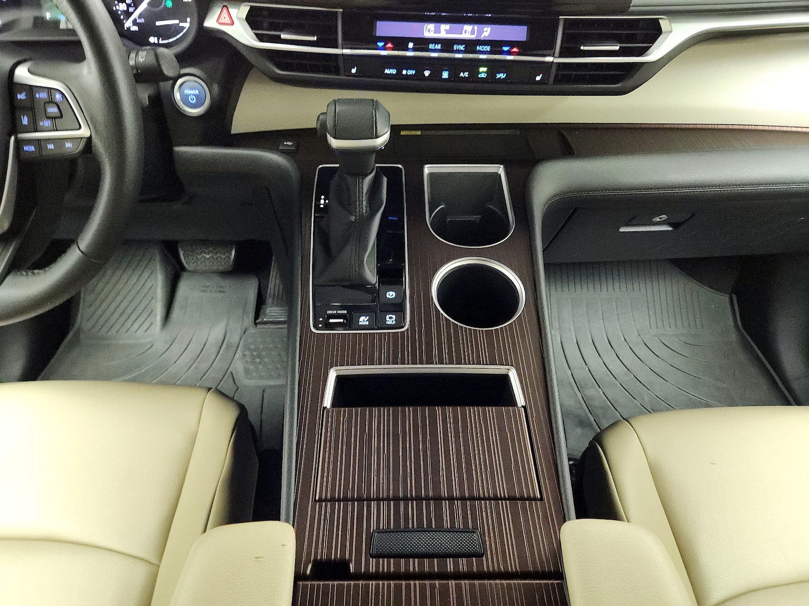 2021 Toyota Sienna XLE - Photo 19
