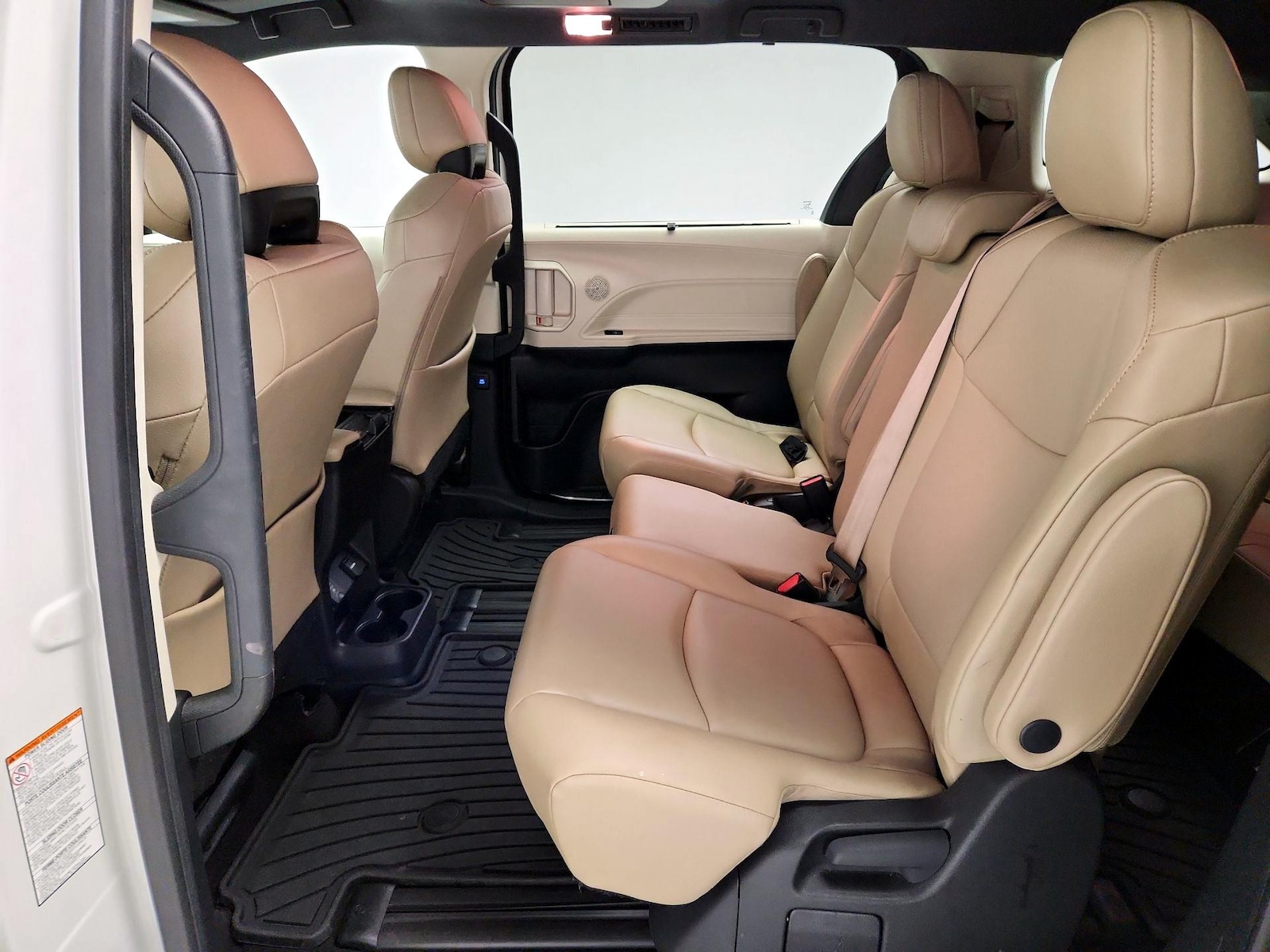 2021 Toyota Sienna XLE - Photo 22