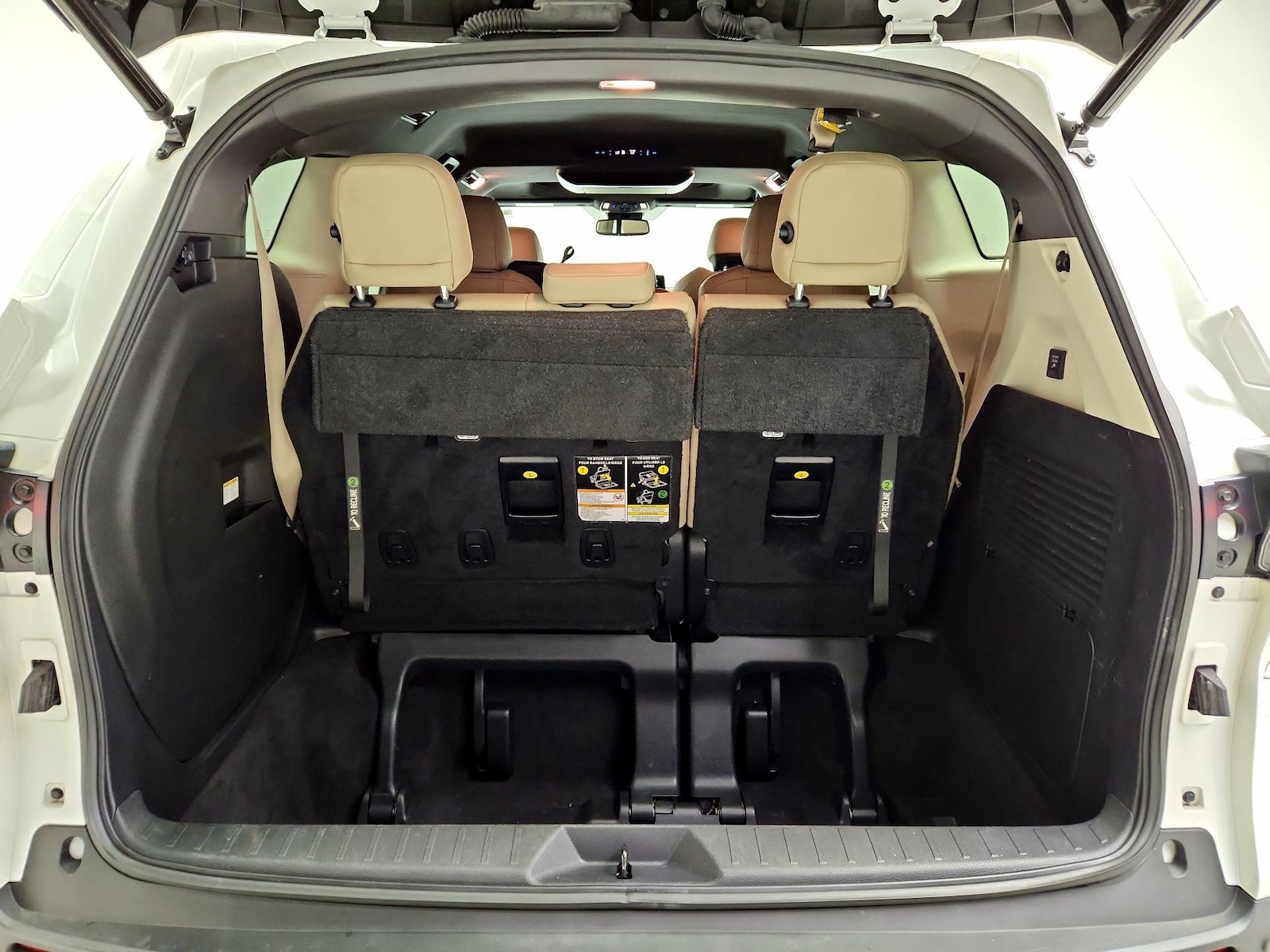 2021 Toyota Sienna XLE - Photo 24