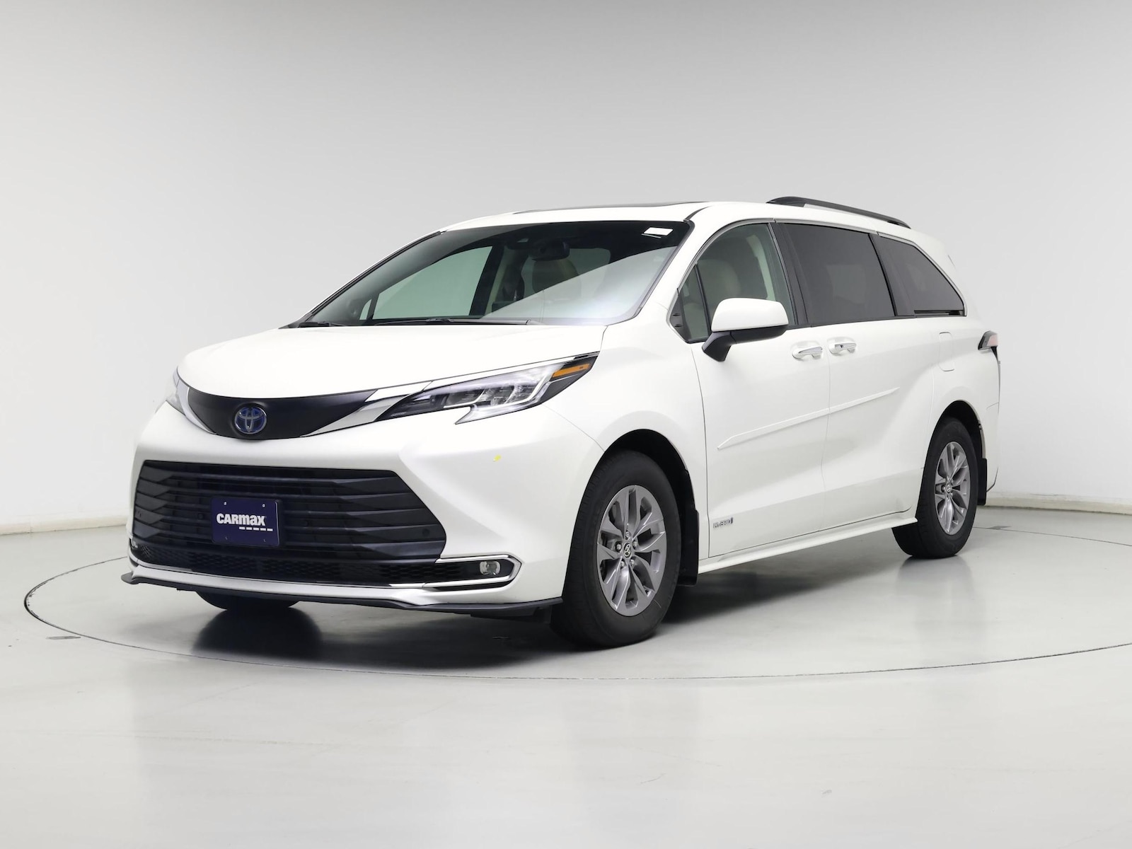 2021 Toyota Sienna XLE - Photo 5