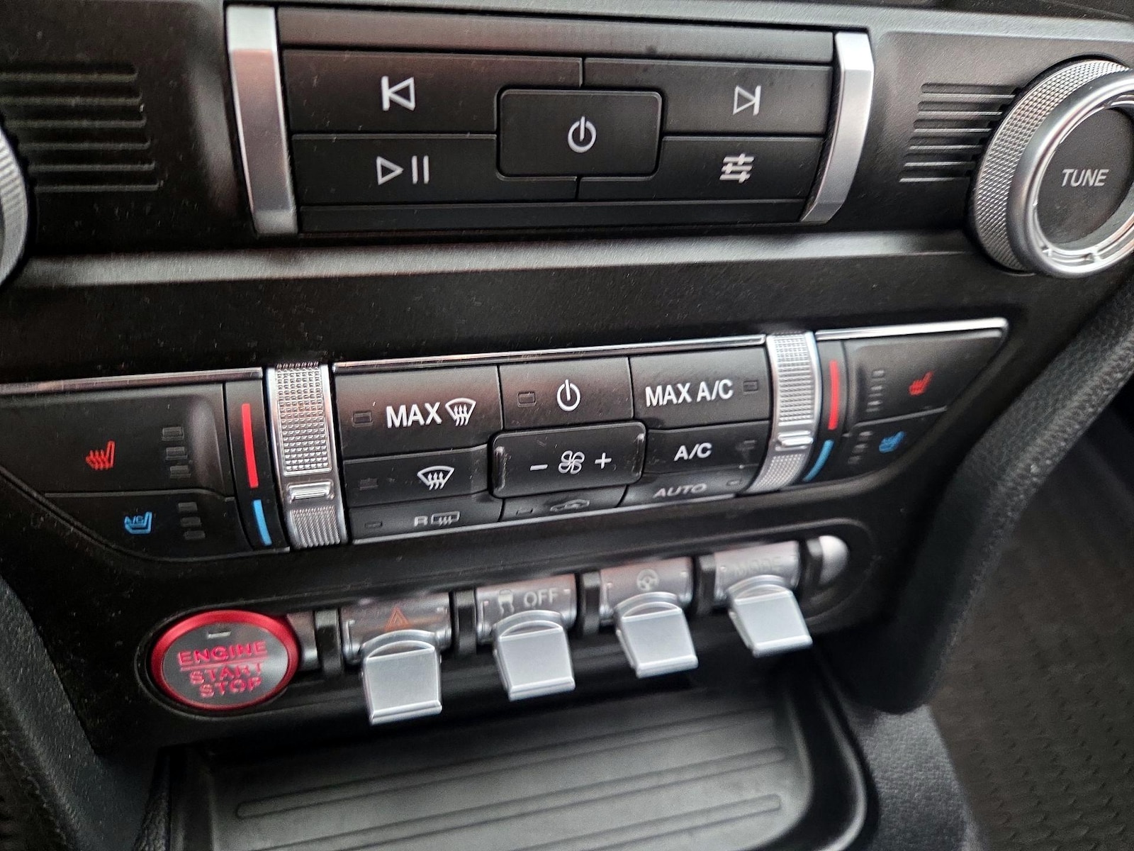 2019 Ford Mustang GT Premium - Photo 18