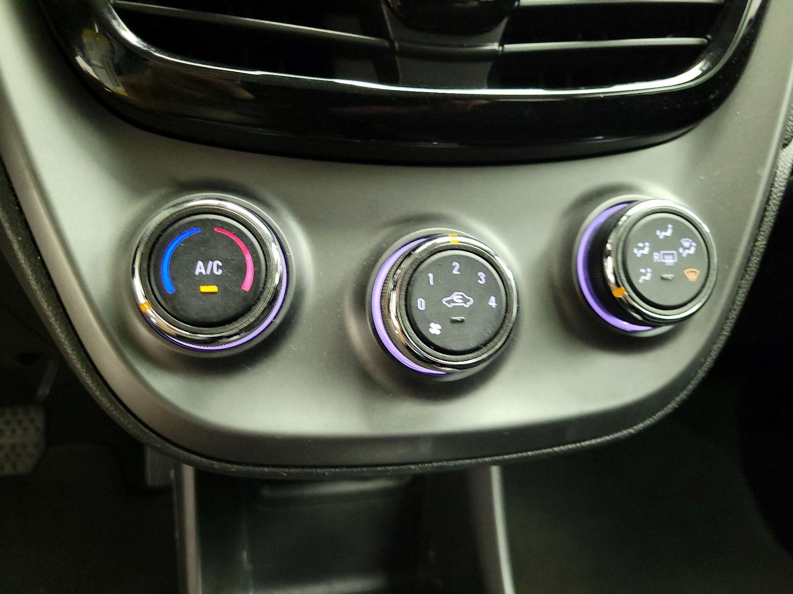 2019 Chevrolet Spark LS - Photo 18