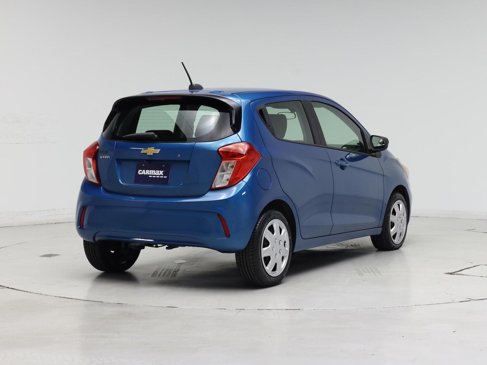 2019 Chevrolet Spark LS - Photo 9