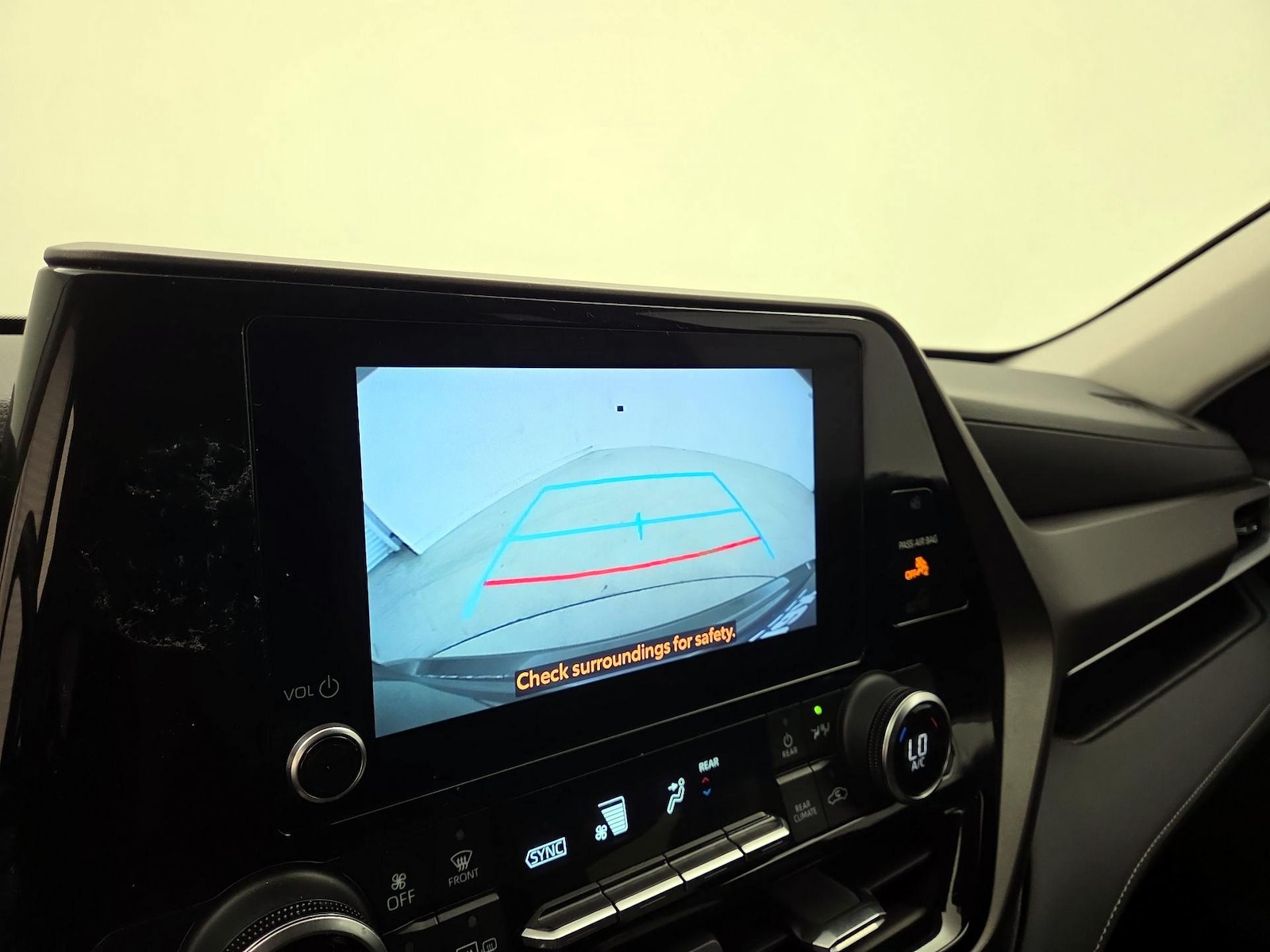 2023 Toyota Highlander L - Photo 15