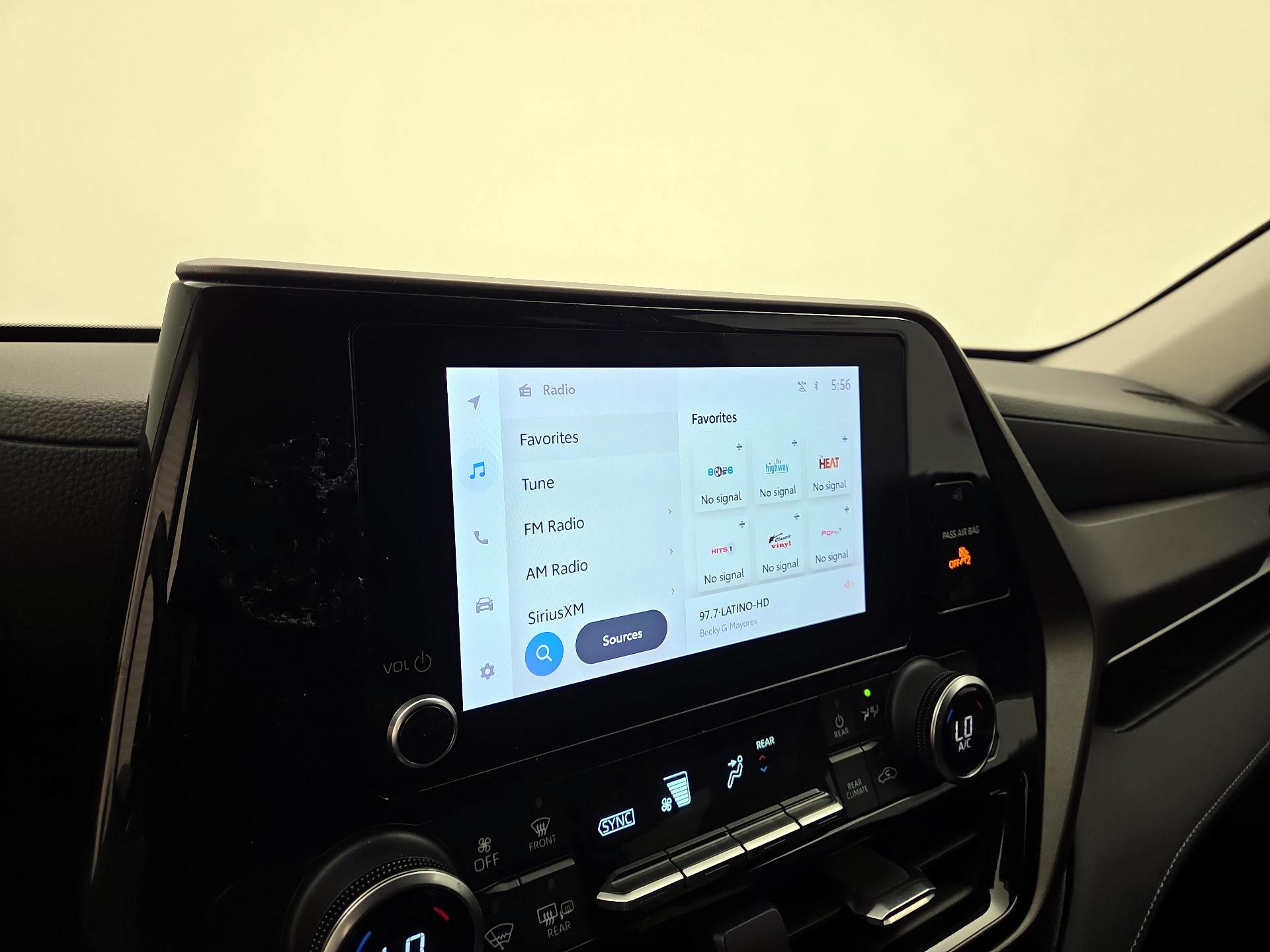 Thumbnail: 2023 Toyota Highlander - 15
