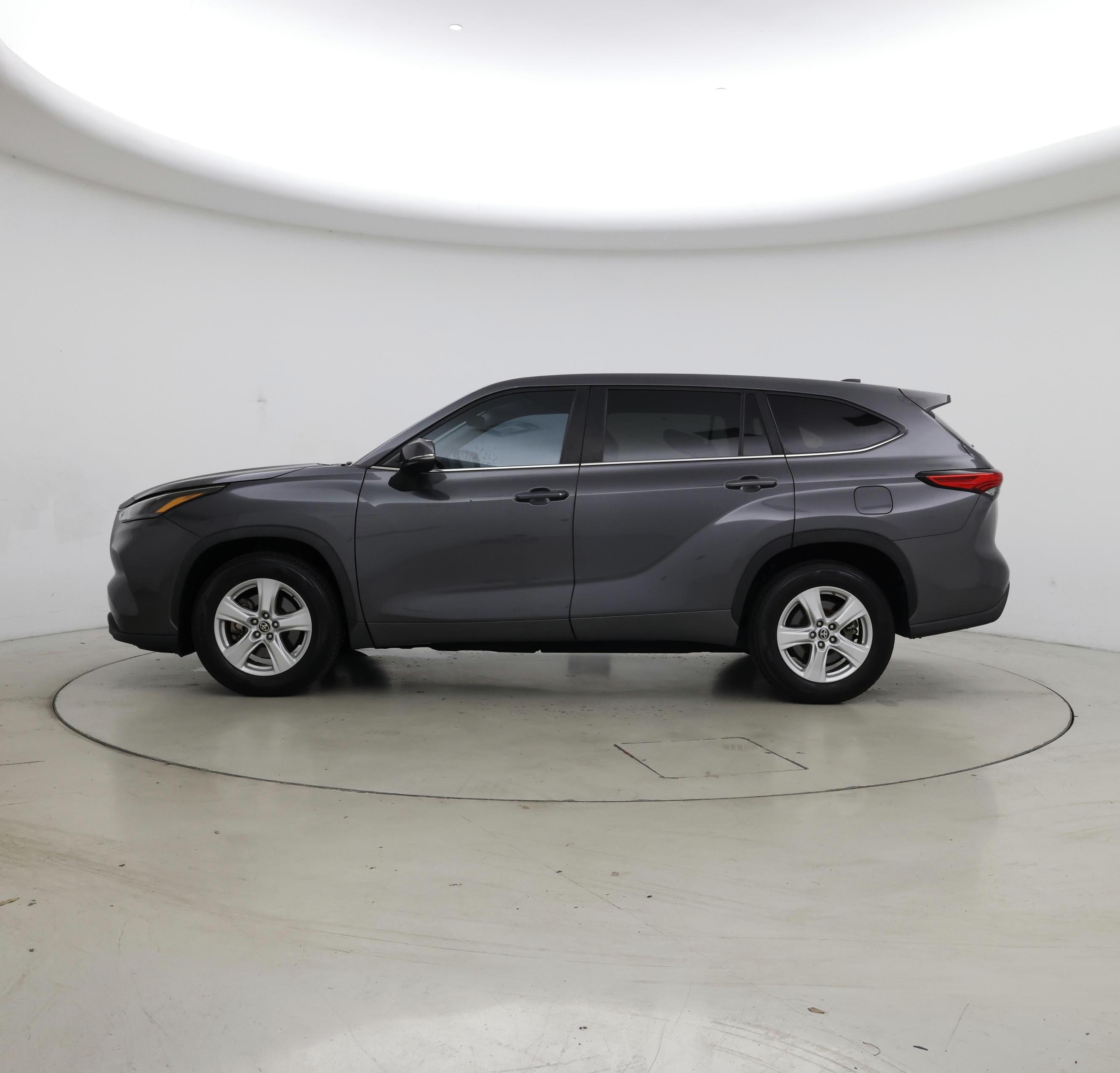 Thumbnail: 2023 Toyota Highlander - 3