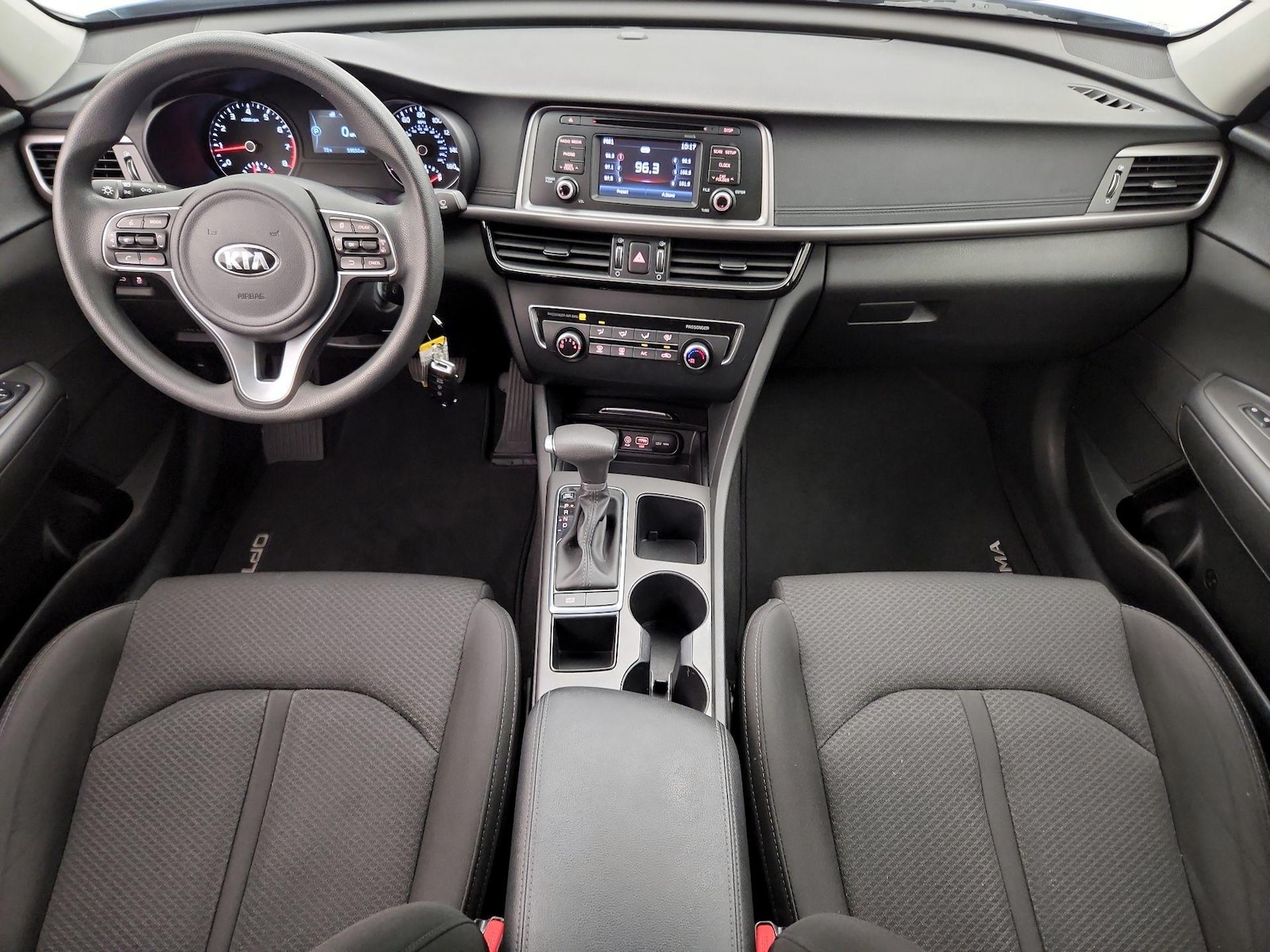 2017 Kia Optima LX - Photo 10