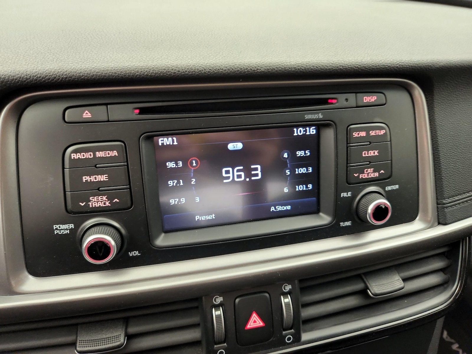2017 Kia Optima LX - Photo 16