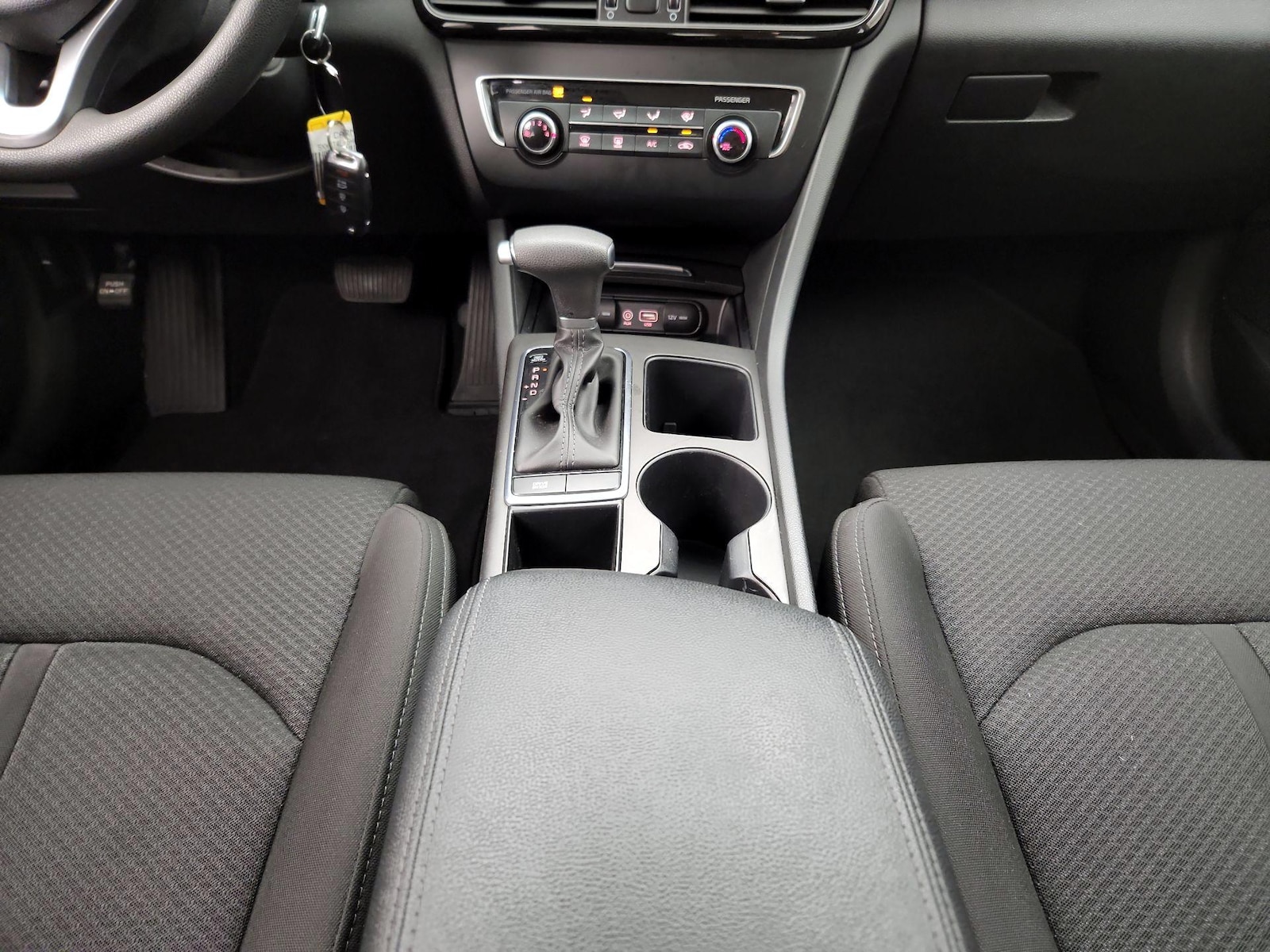 2017 Kia Optima LX - Photo 18
