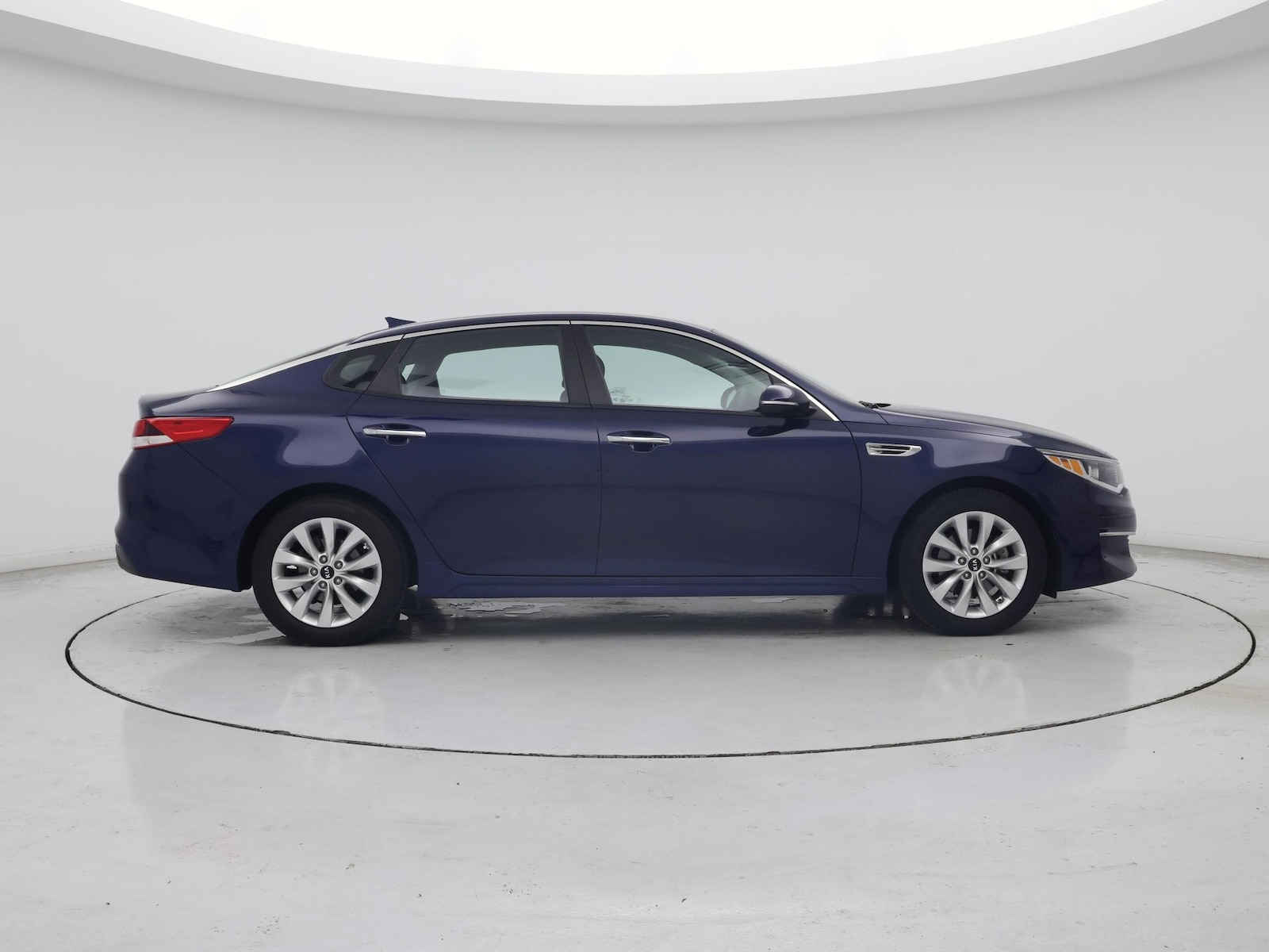 2017 Kia Optima LX - Photo 8