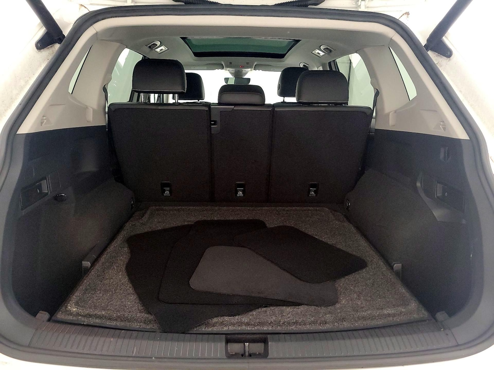 2021 Volkswagen Tiguan SEL - Photo 22