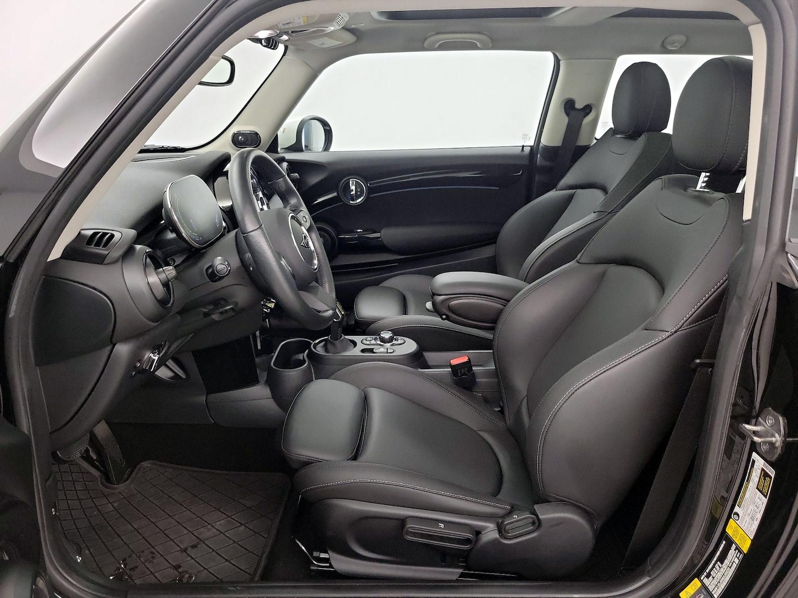 2024 MINI Hardtop 2 Door SE - Photo 12