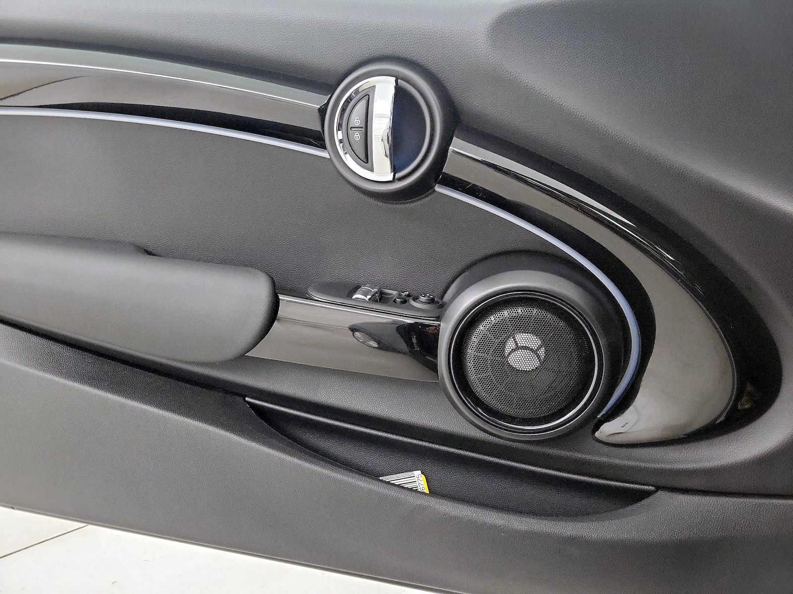 2024 MINI Hardtop 2 Door SE - Photo 13