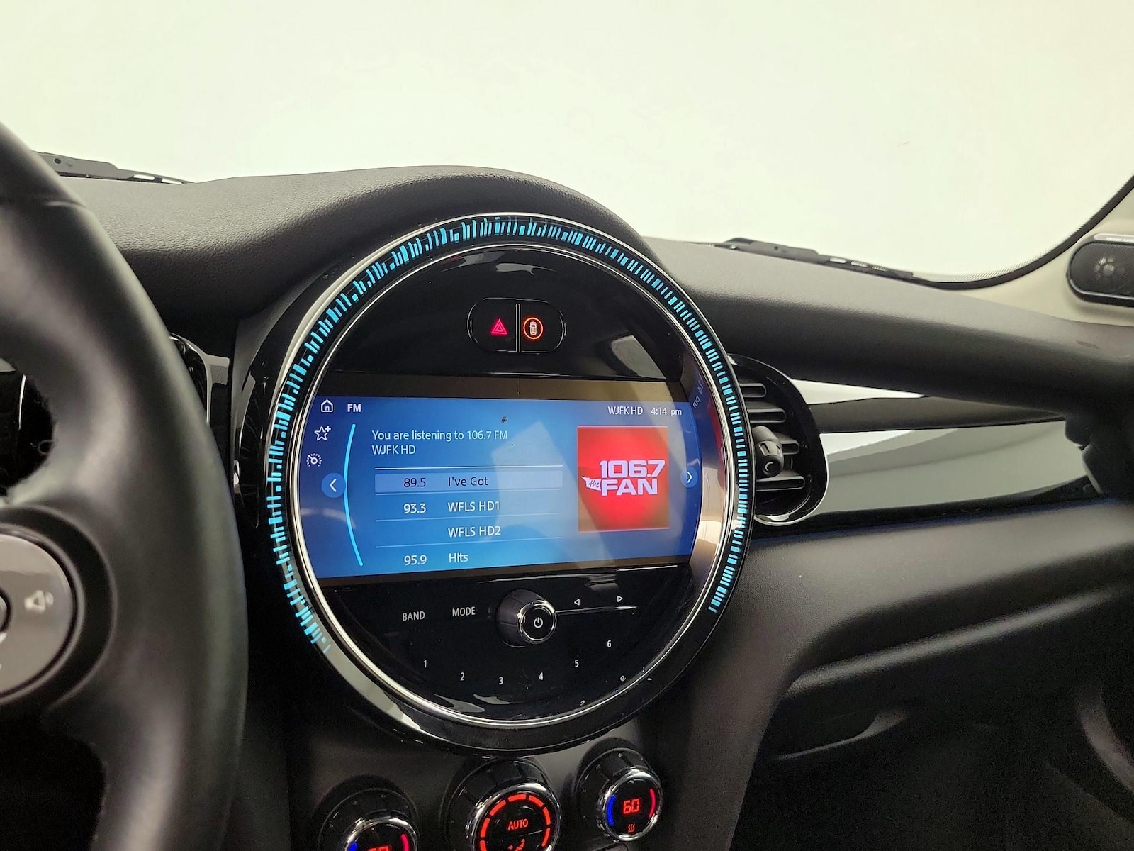 2024 MINI Hardtop 2 Door SE - Photo 17