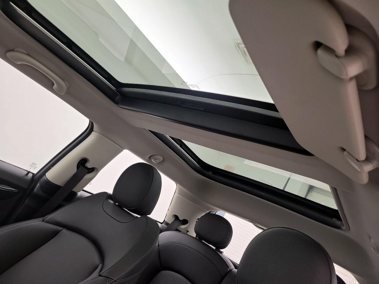 2024 MINI Hardtop 2 Door SE - Photo 21