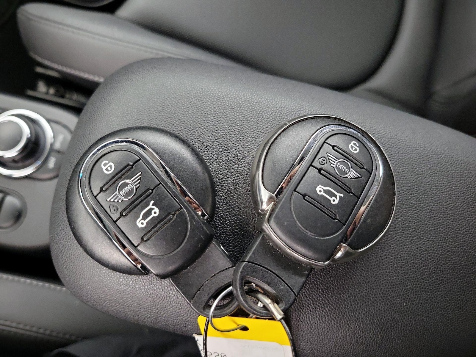 2024 MINI Hardtop 2 Door SE - Photo 24