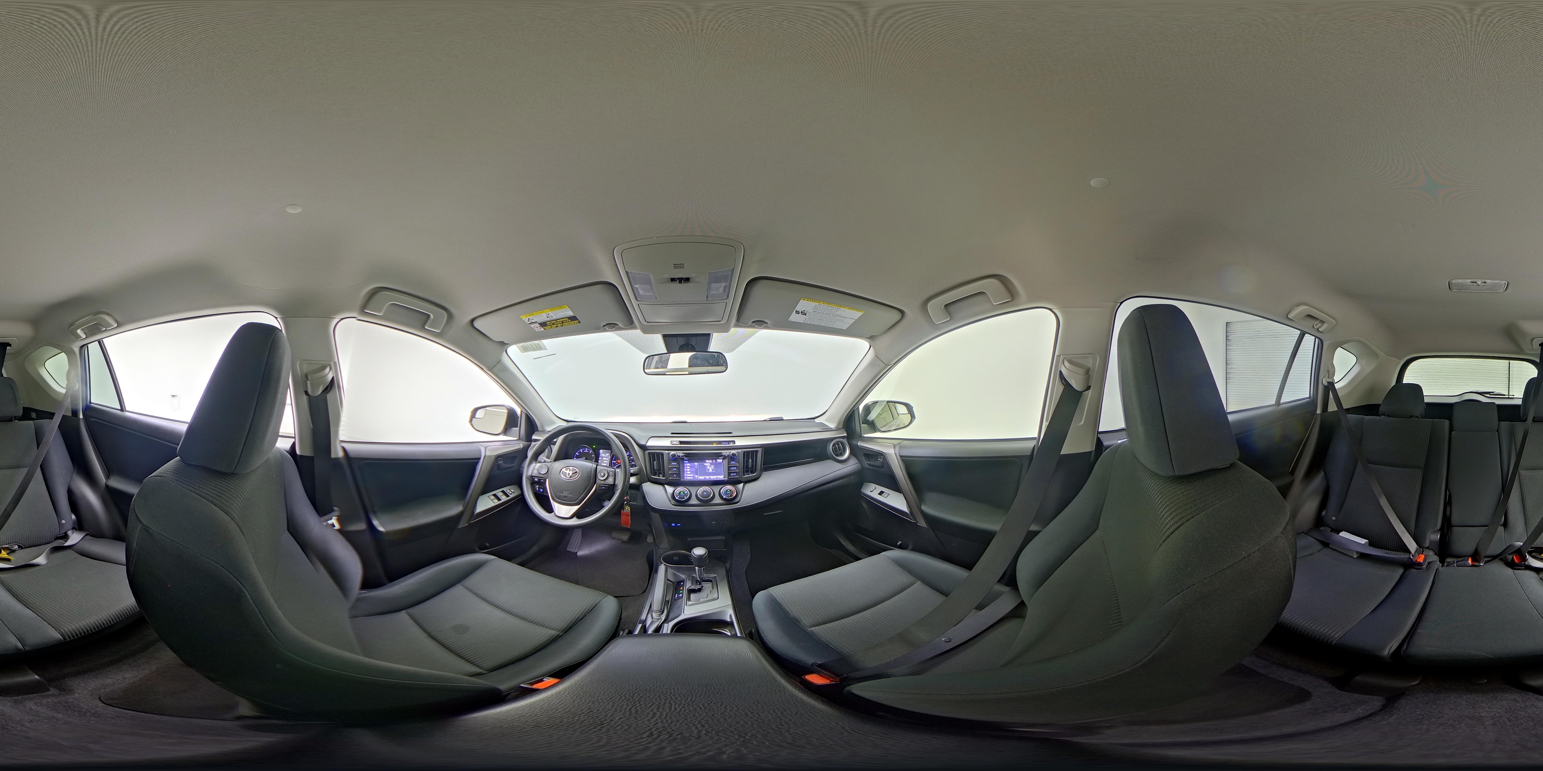 2018 Toyota RAV4 LE - Photo 24