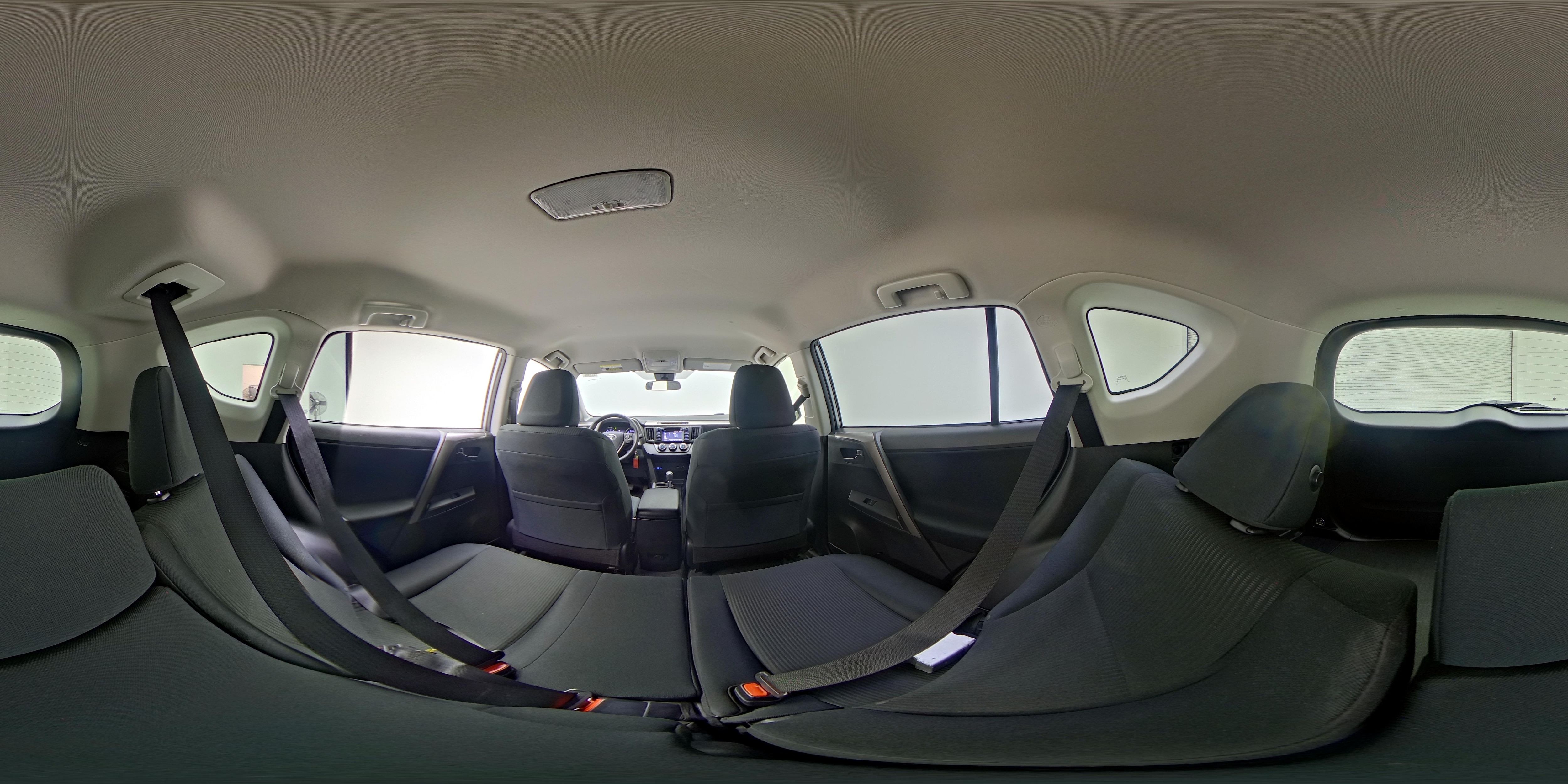 2018 Toyota RAV4 LE - Photo 25