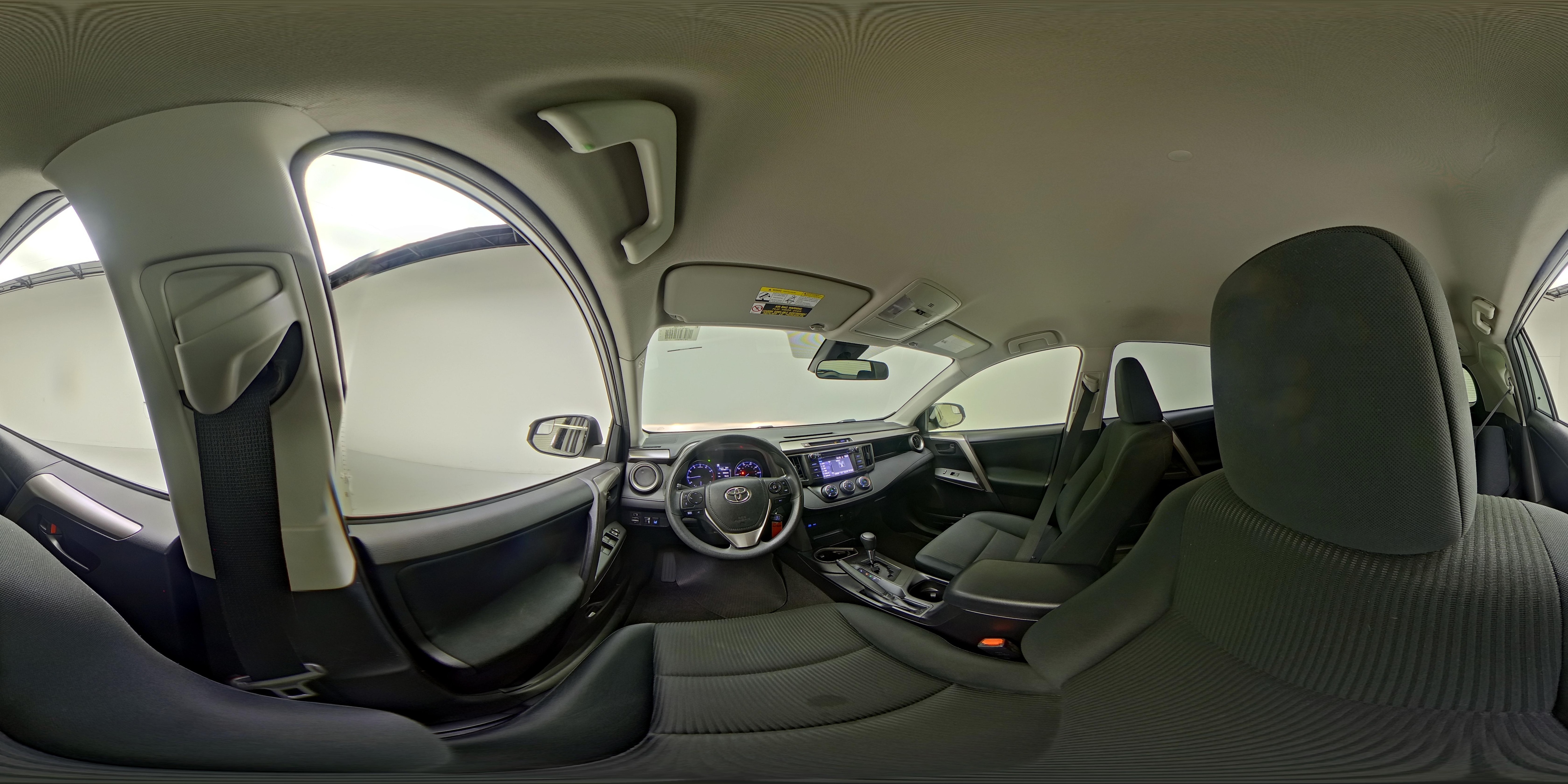 2018 Toyota RAV4 LE - Photo 26