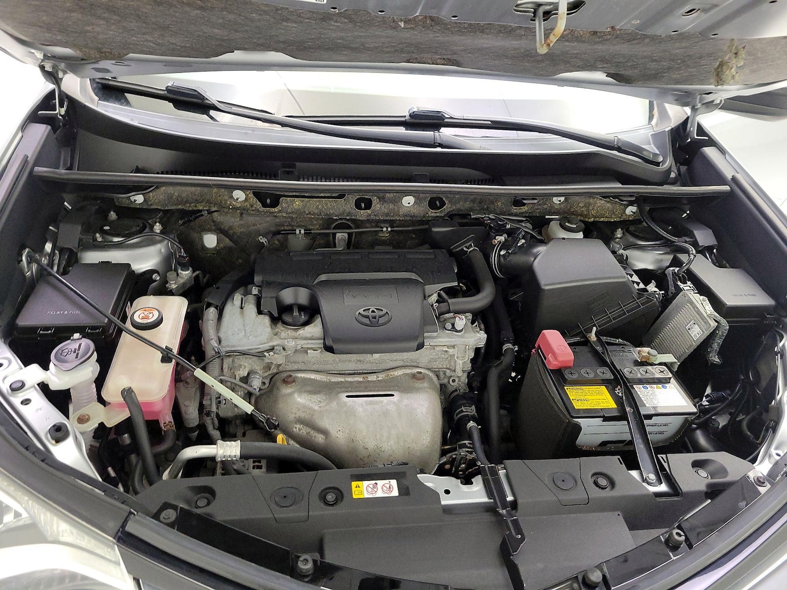 2018 Toyota RAV4 LE - Photo 22