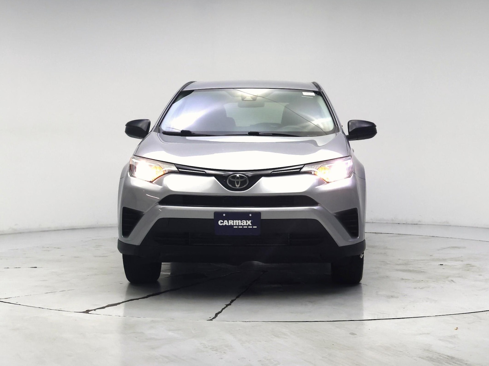 2018 Toyota RAV4 LE - Photo 6