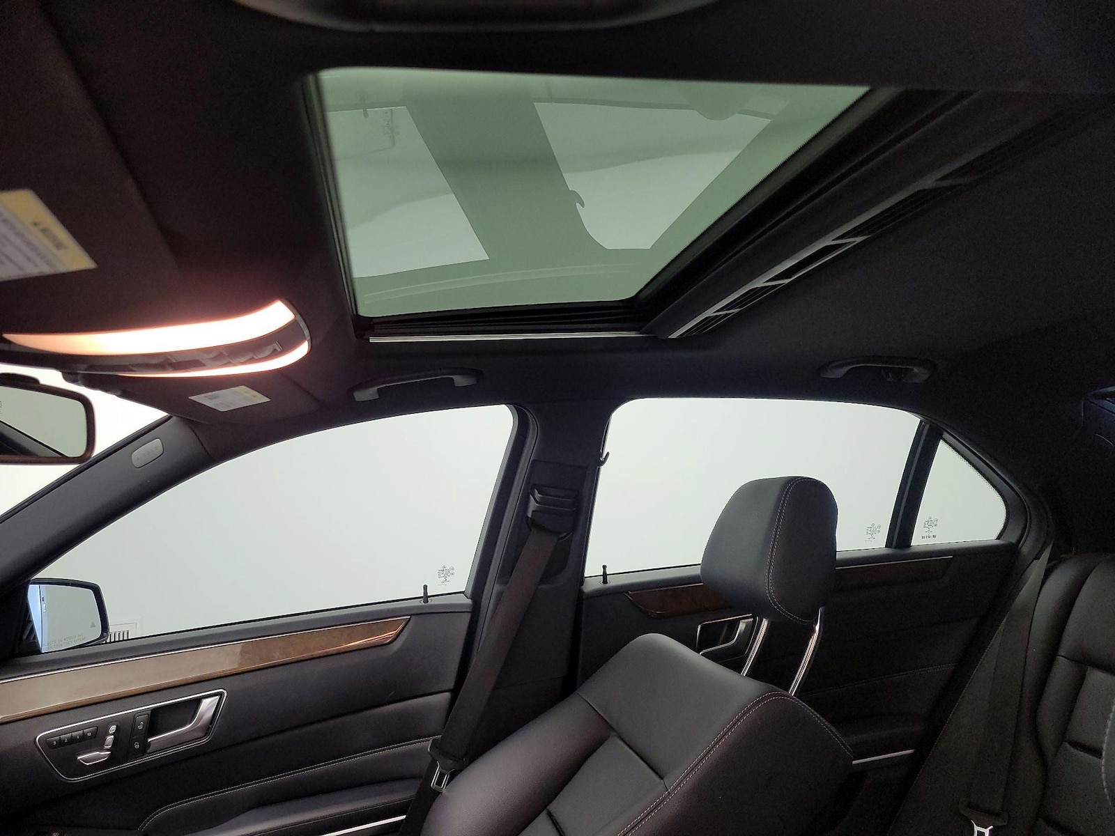 Sunroof(s) & Overhead Airbags
