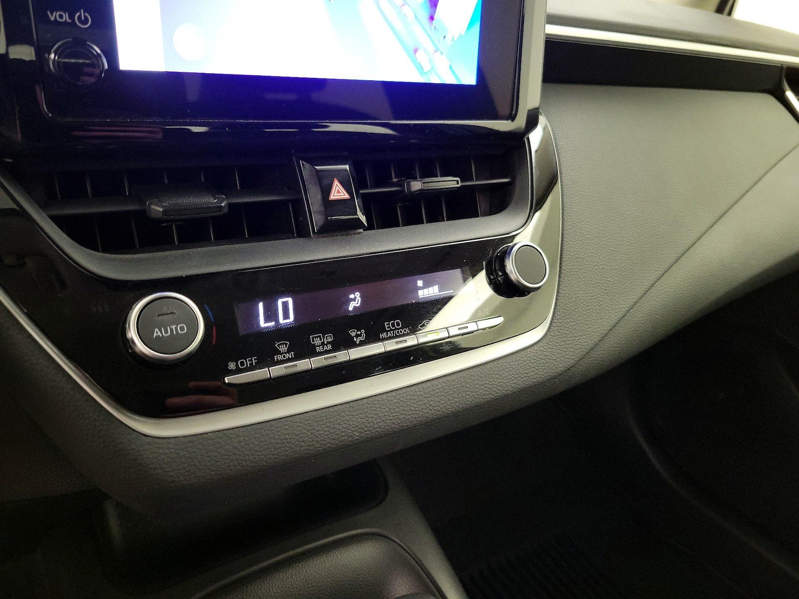 2024 Toyota Corolla LE - Photo 8
