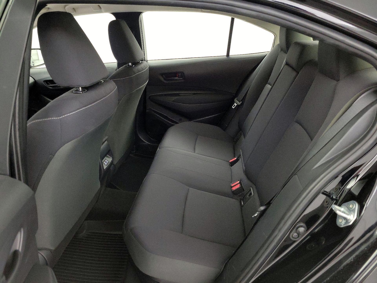 2024 Toyota Corolla LE - Photo 11