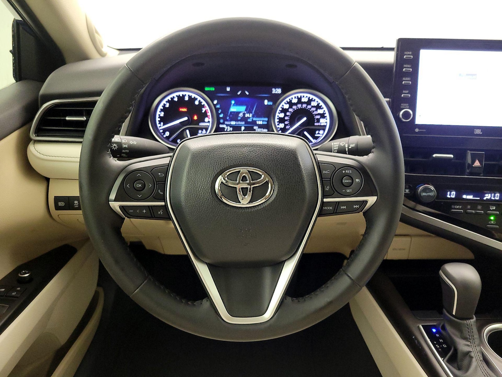 2024 Toyota Camry XLE - Photo 11