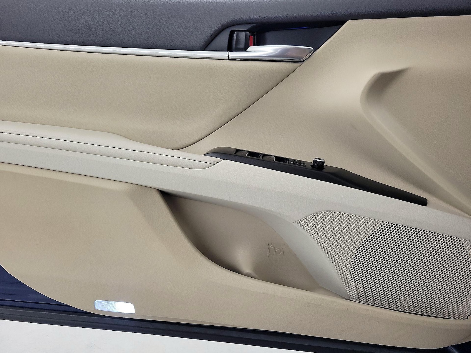 2024 Toyota Camry XLE - Photo 13