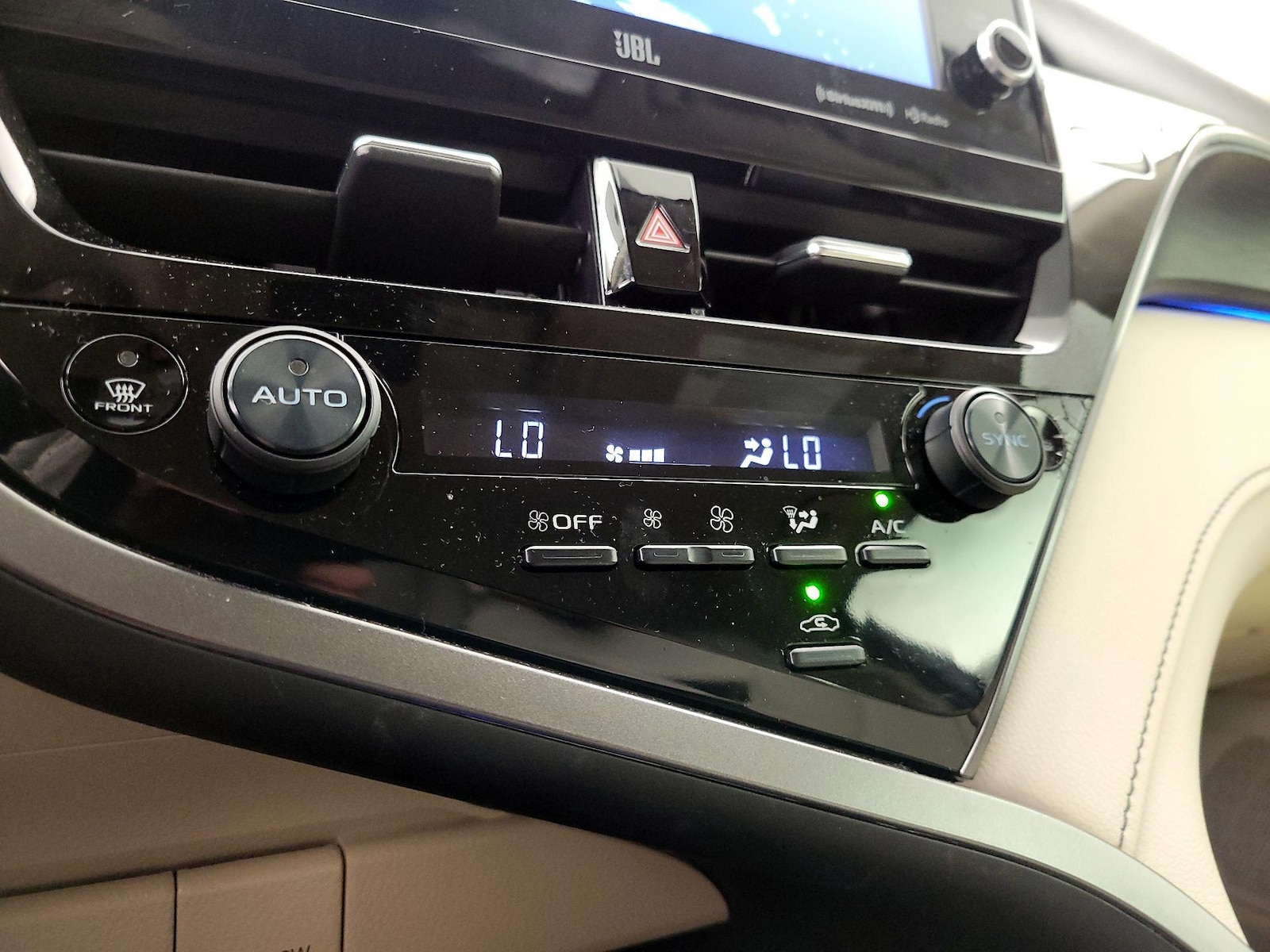 2024 Toyota Camry XLE - Photo 18