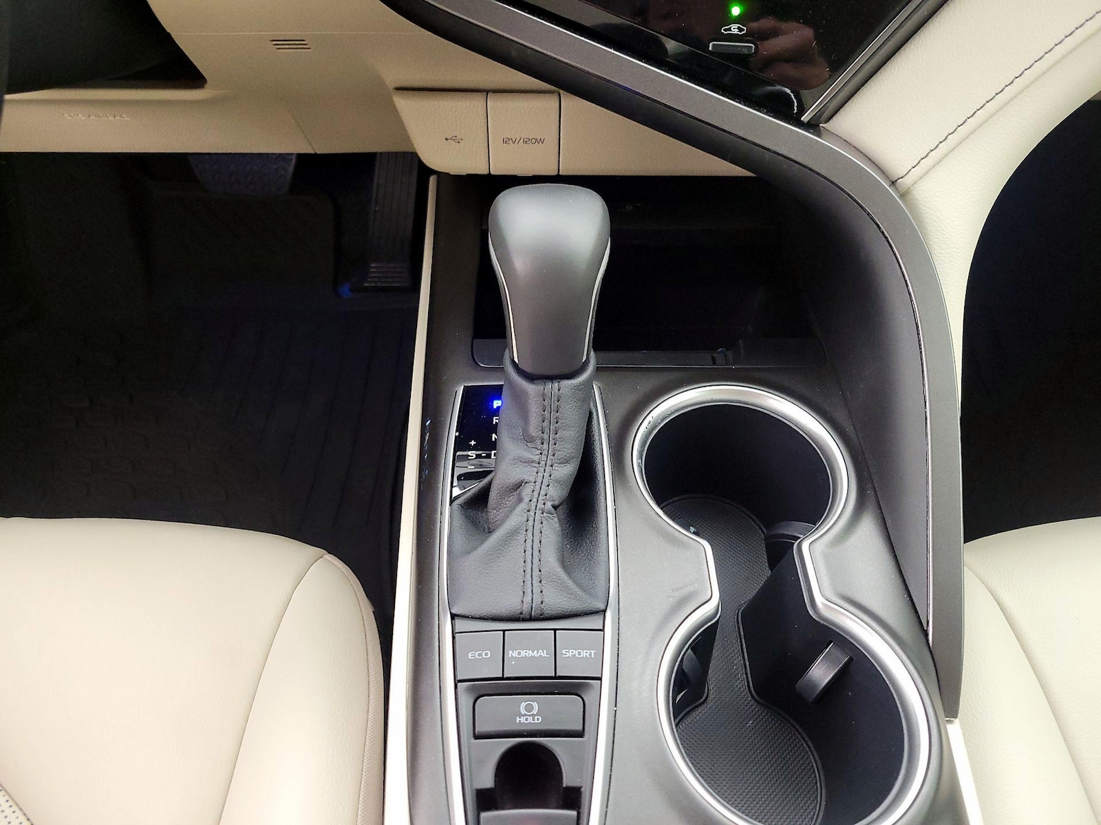 2024 Toyota Camry XLE - Photo 19