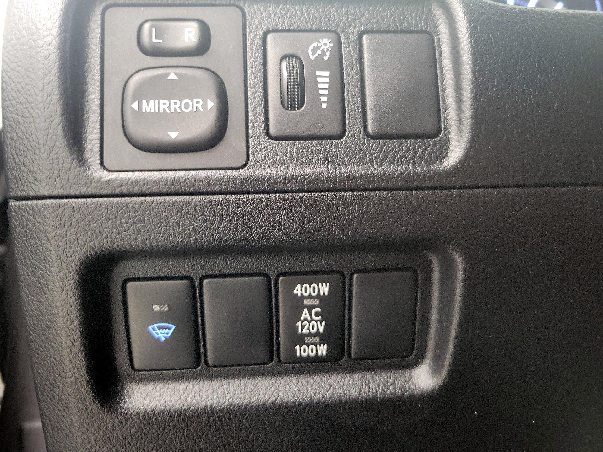 Thumbnail: 2015 Toyota 4Runner - 13