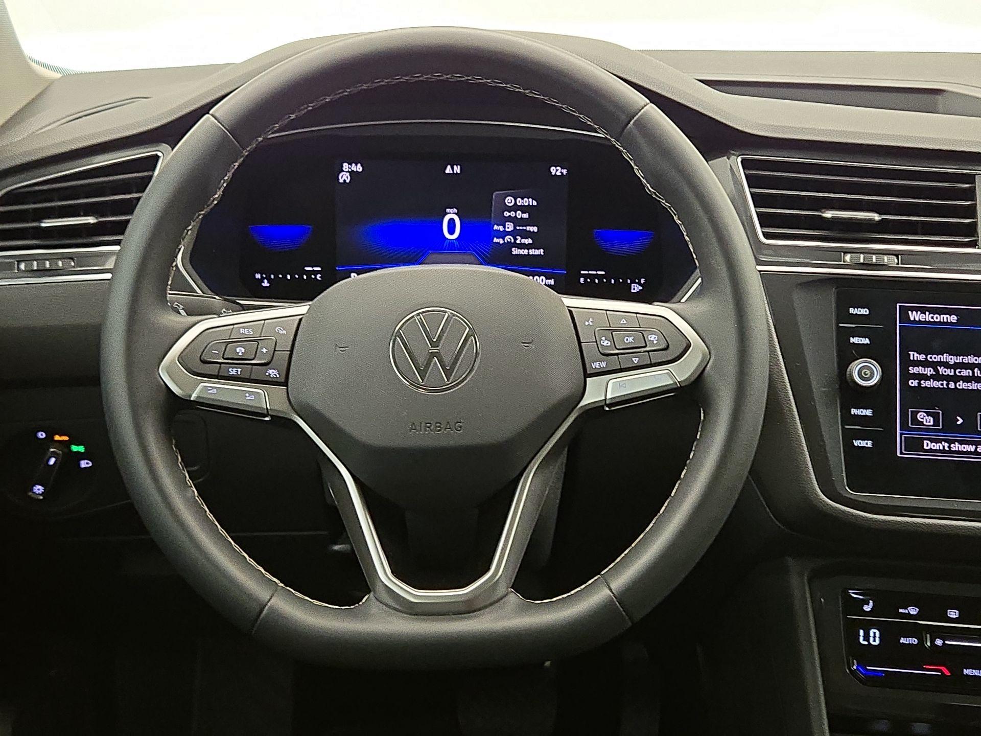 Thumbnail: 2023 Volkswagen Tiguan - 10