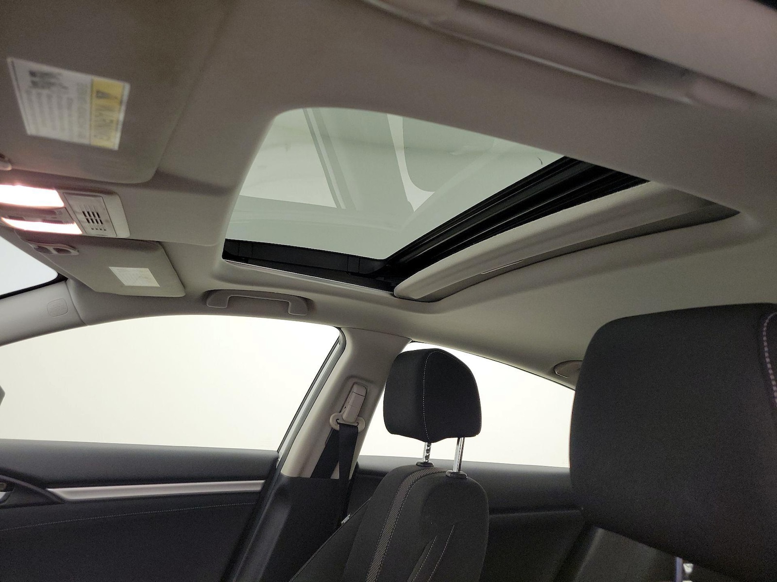 Sunroof(s) & Overhead Airbags