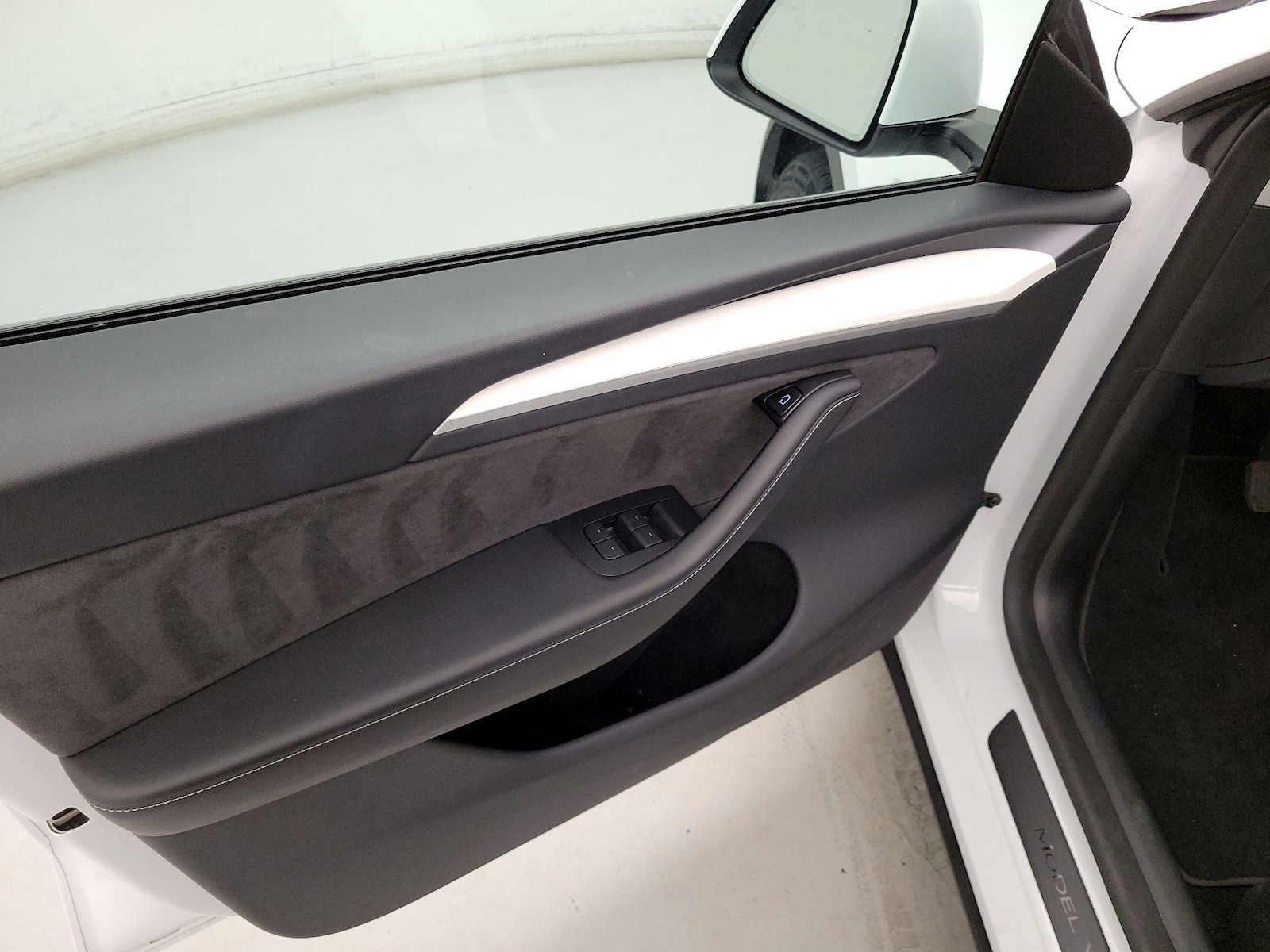 2023 Tesla Model Y Long Range - Photo 13