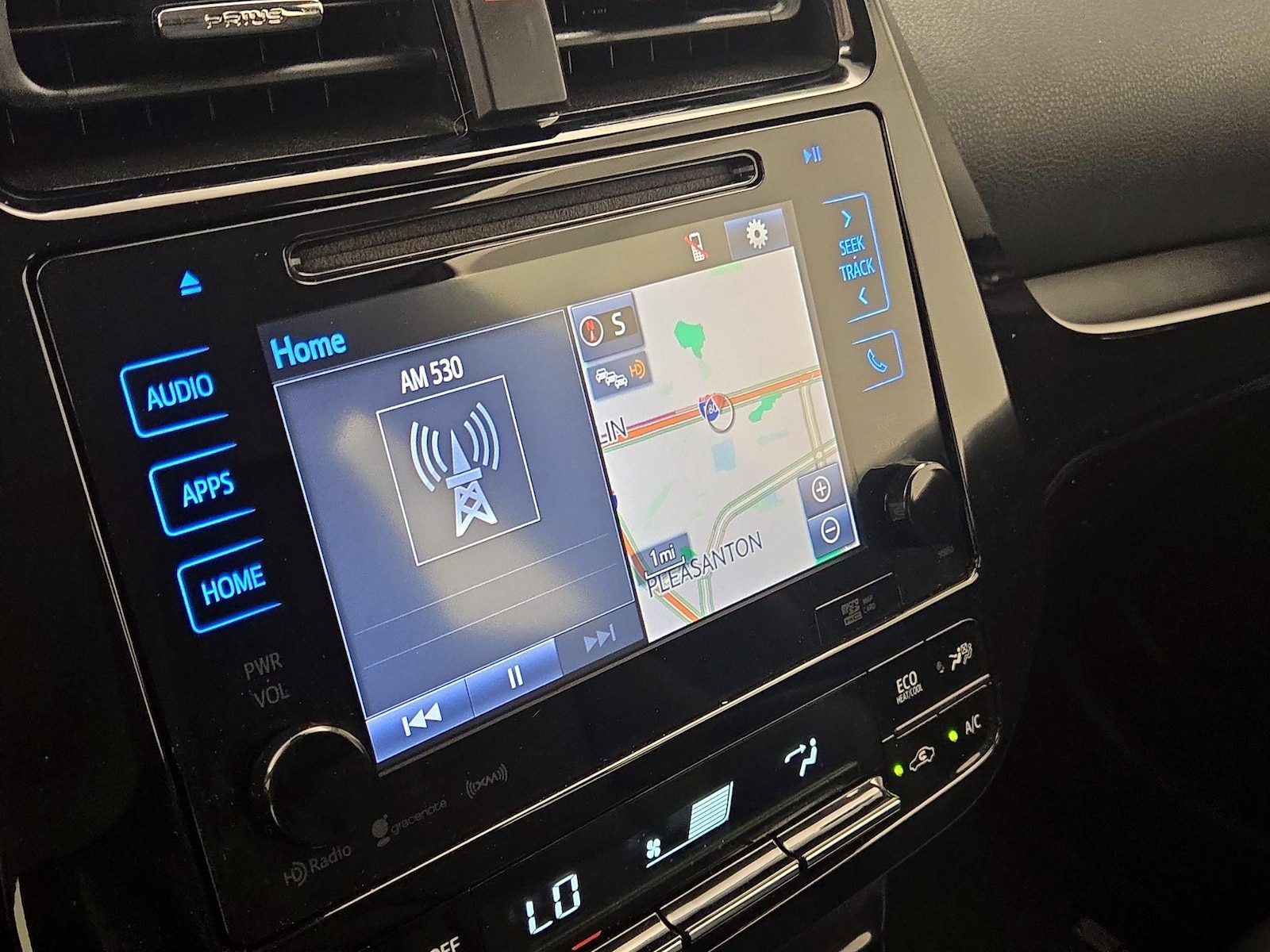 2017 Toyota Prius Four - Photo 15