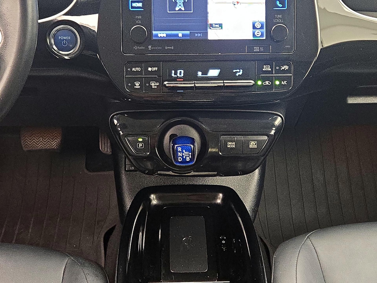 2017 Toyota Prius Four - Photo 17