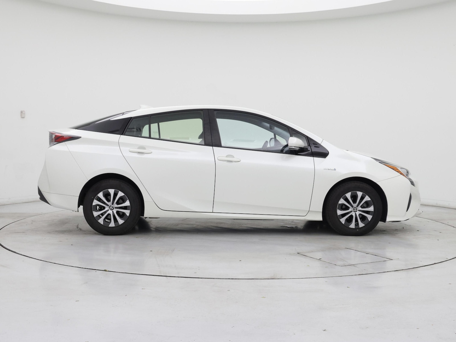 2017 Toyota Prius Four - Photo 8
