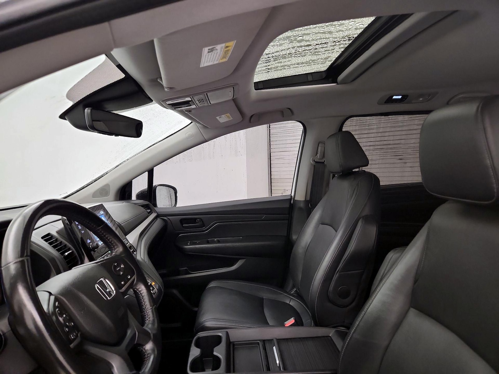 Sunroof(s) & Overhead Airbags