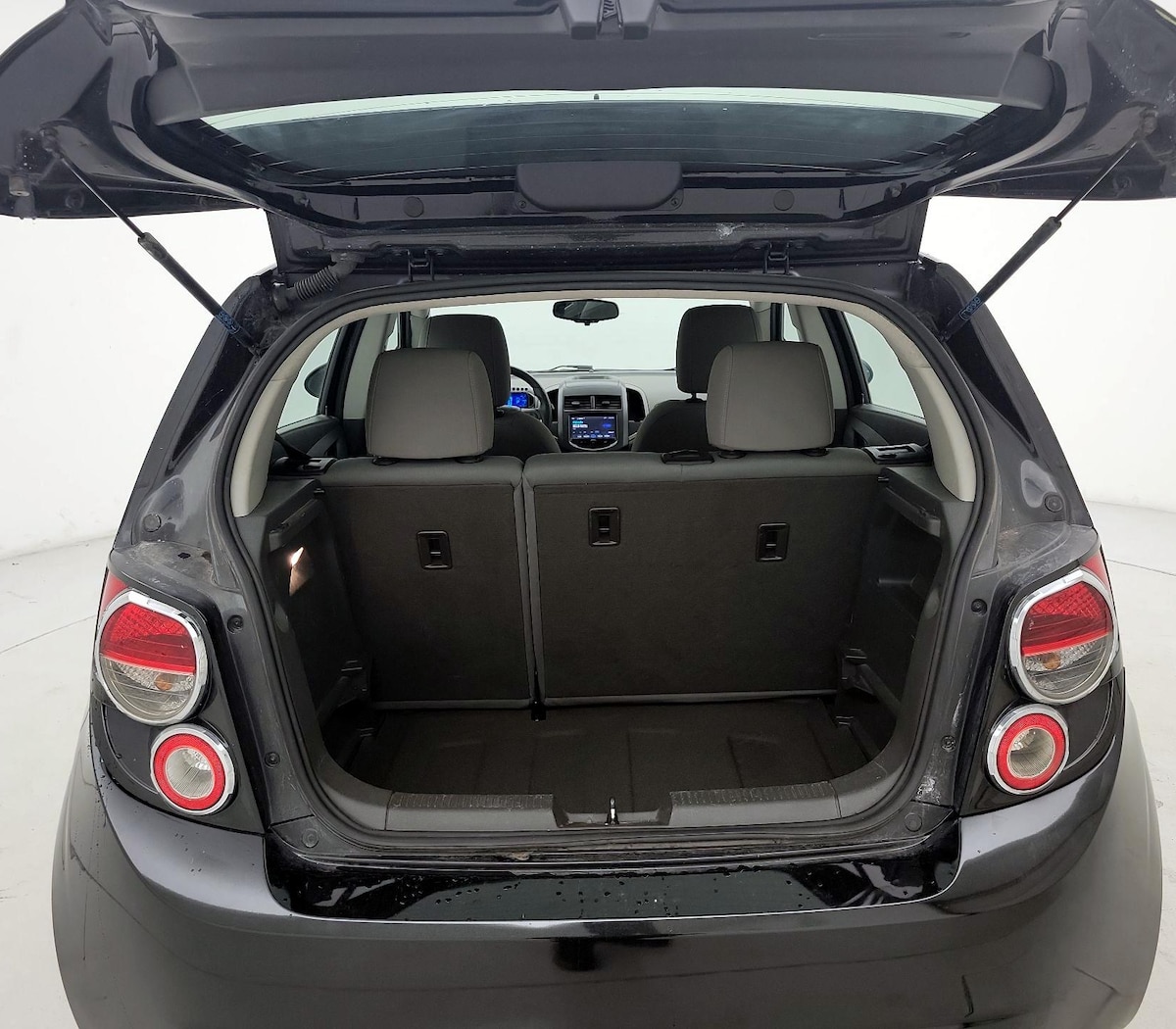 Trunk/Cargo (Seats Up)