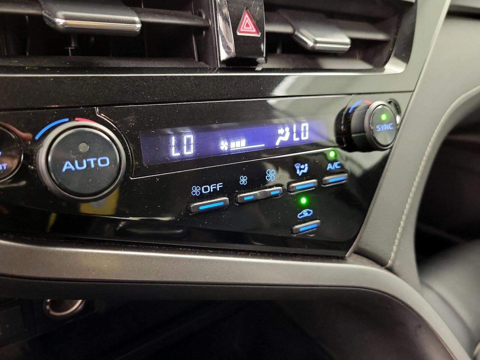 2022 Toyota Camry SE Nightshade - Photo 17