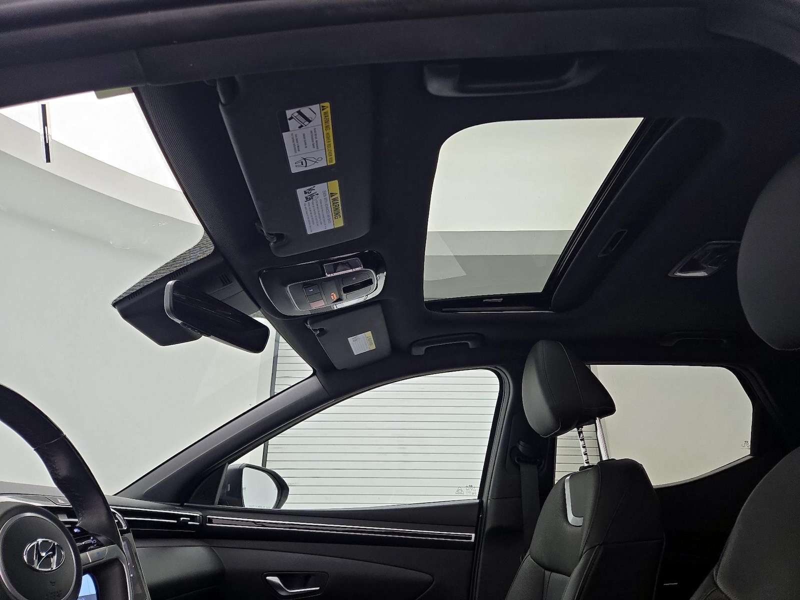 Sunroof(s) & Overhead Airbags