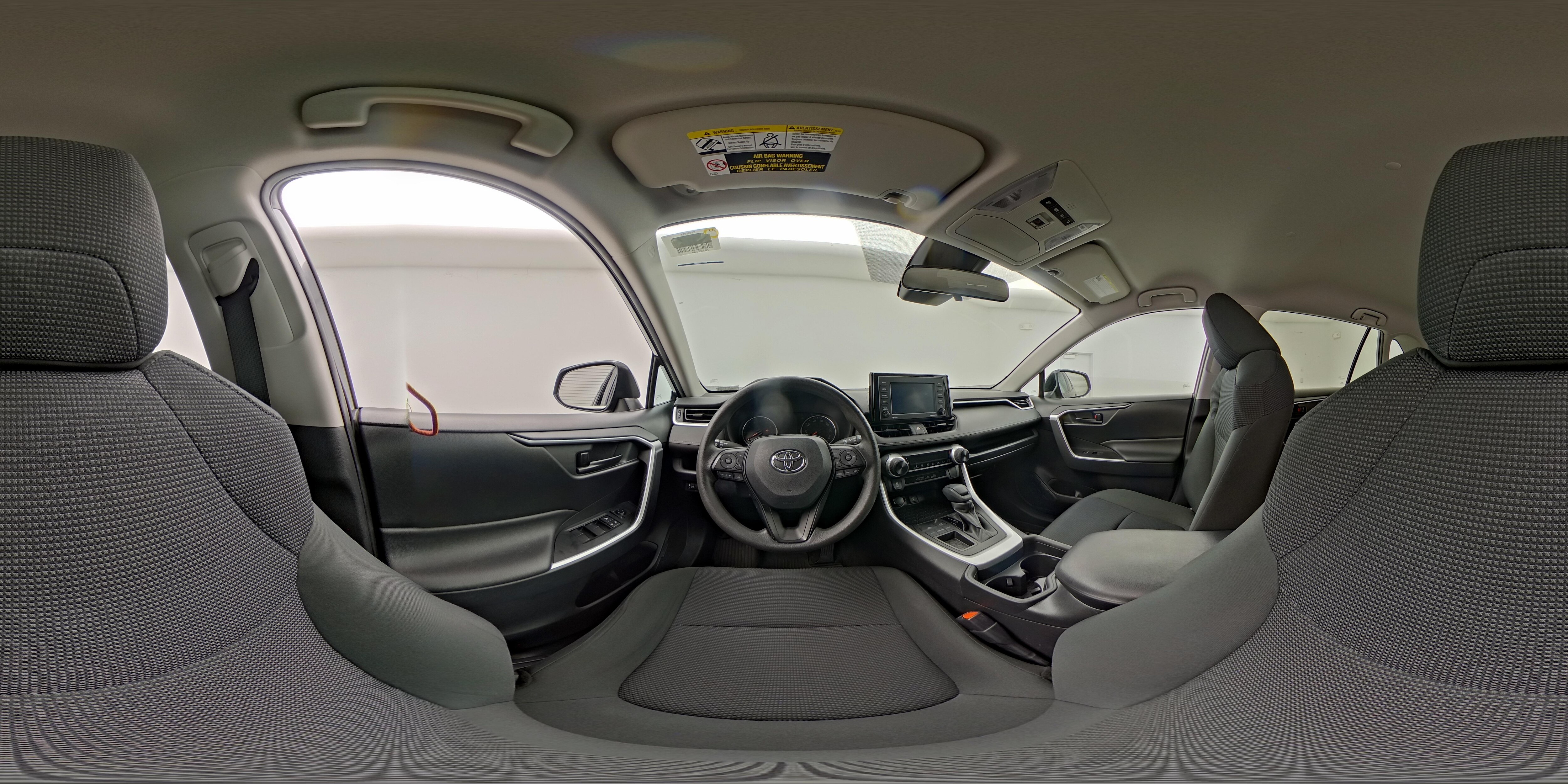 2020 Toyota RAV4 LE - Photo 26