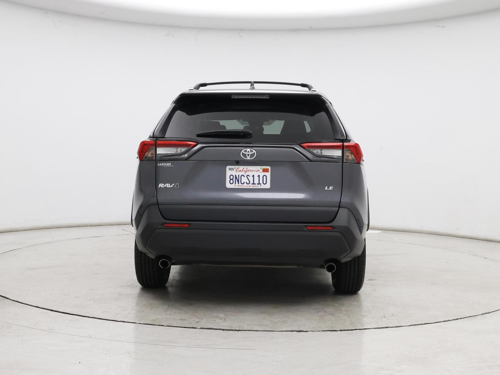 2020 Toyota RAV4 LE - Photo 7